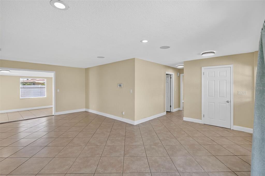 St Petersburg, Florida, 33711, United States, 3 Bedrooms Bedrooms, ,2 BathroomsBathrooms,Residential,For Sale,1989054