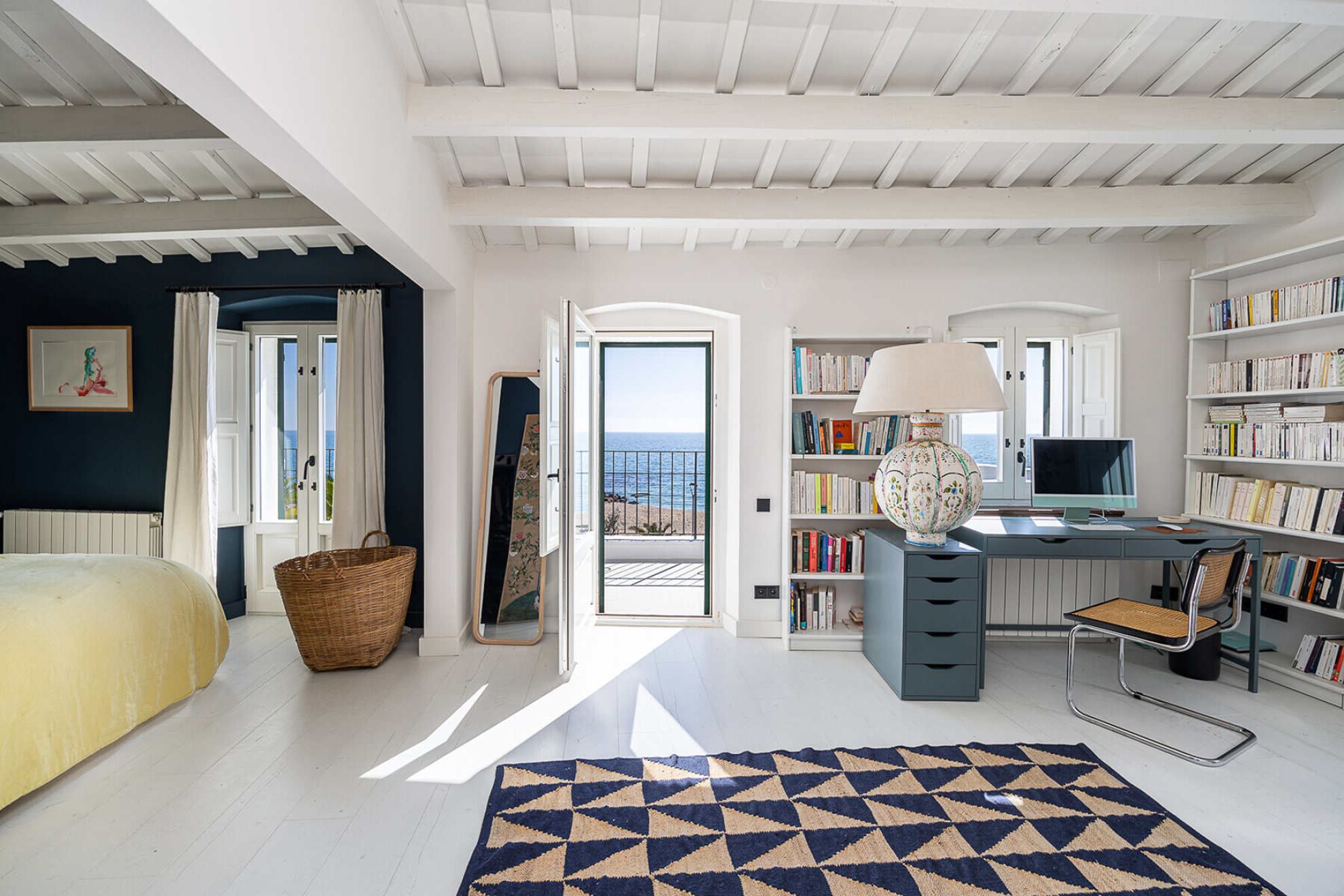  House on the seafront with tourist license, Caldes d