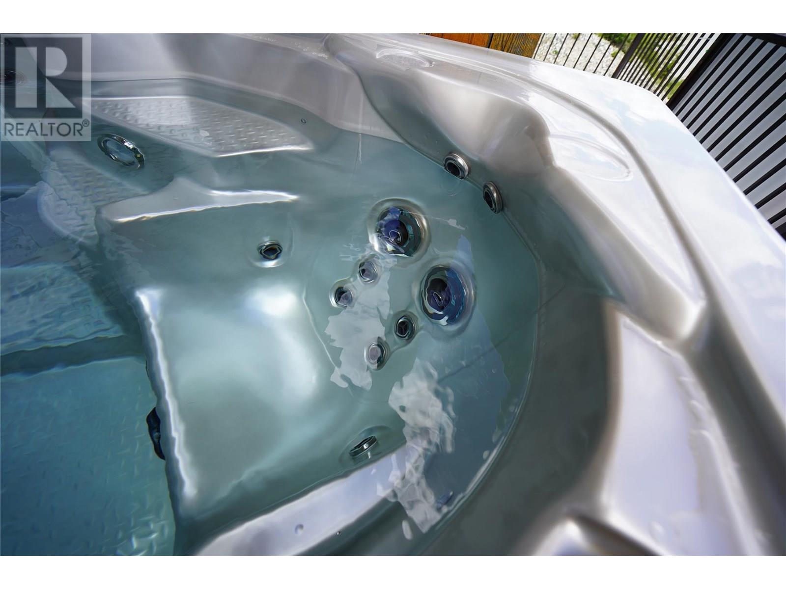 BIG WHITE, British Columbia, V0H 1A0, CA, 2 Bedrooms Bedrooms, ,1 BathroomBathrooms,Residential,For Sale,1949085