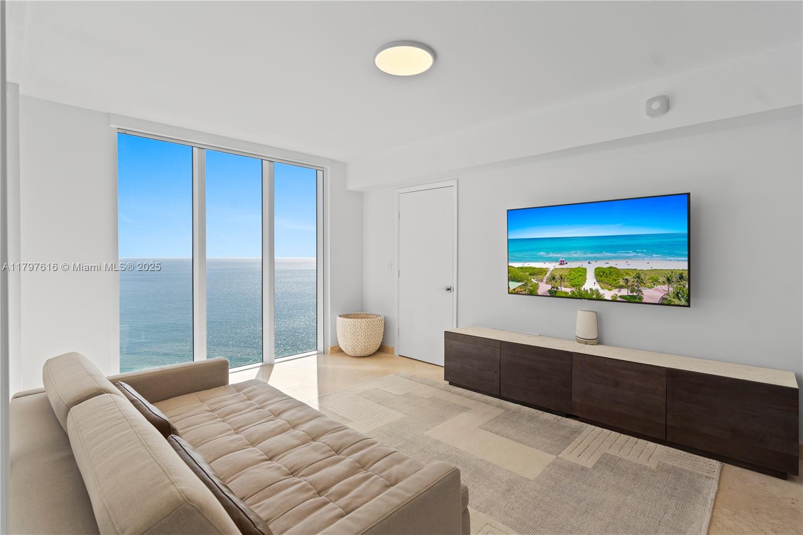 Sunny Isles Beach, Florida, 33160, United States, 3 Bedrooms Bedrooms, ,5 BathroomsBathrooms,Residential,For Sale,1796970
