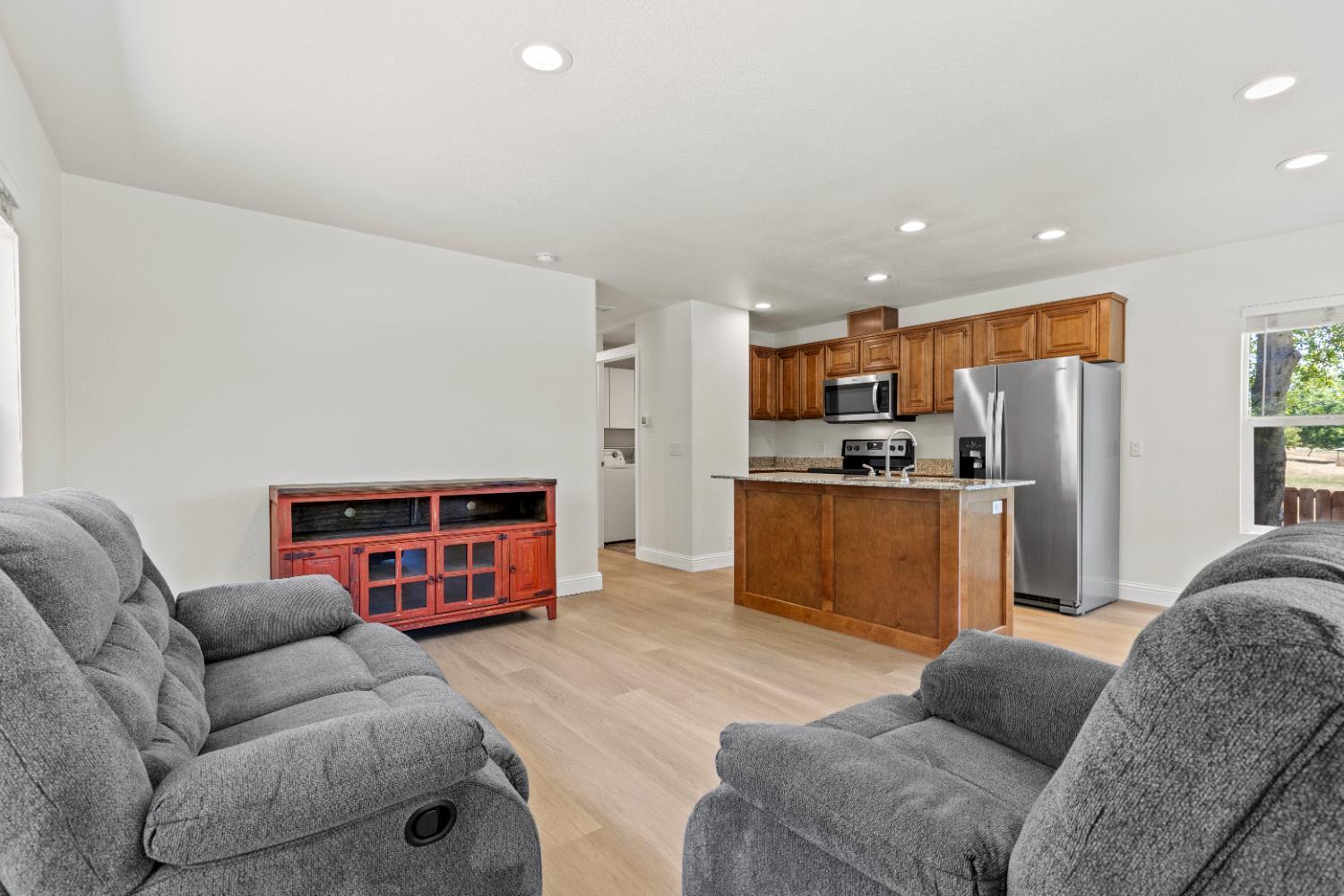 Lincoln, California, 95648, United States, 3 Bedrooms Bedrooms, ,2 BathroomsBathrooms,Residential,For Sale,1904345