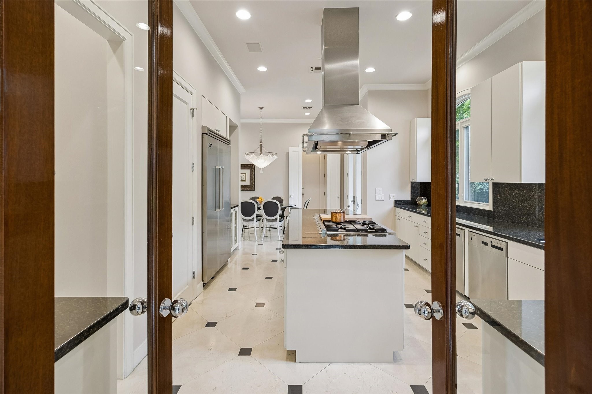  2102 Mcclendon Street - 物件實景