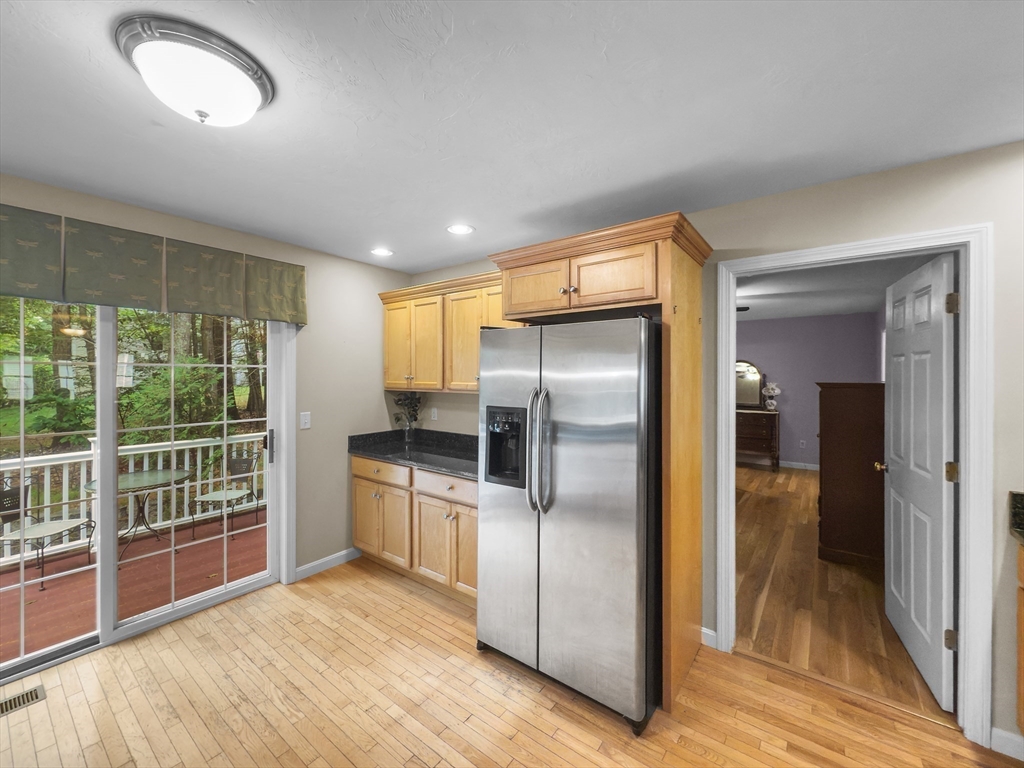 Haverhill, Massachusetts, 01830, United States, 2 Bedrooms Bedrooms, ,3 BathroomsBathrooms,Residential,For Sale,1940361