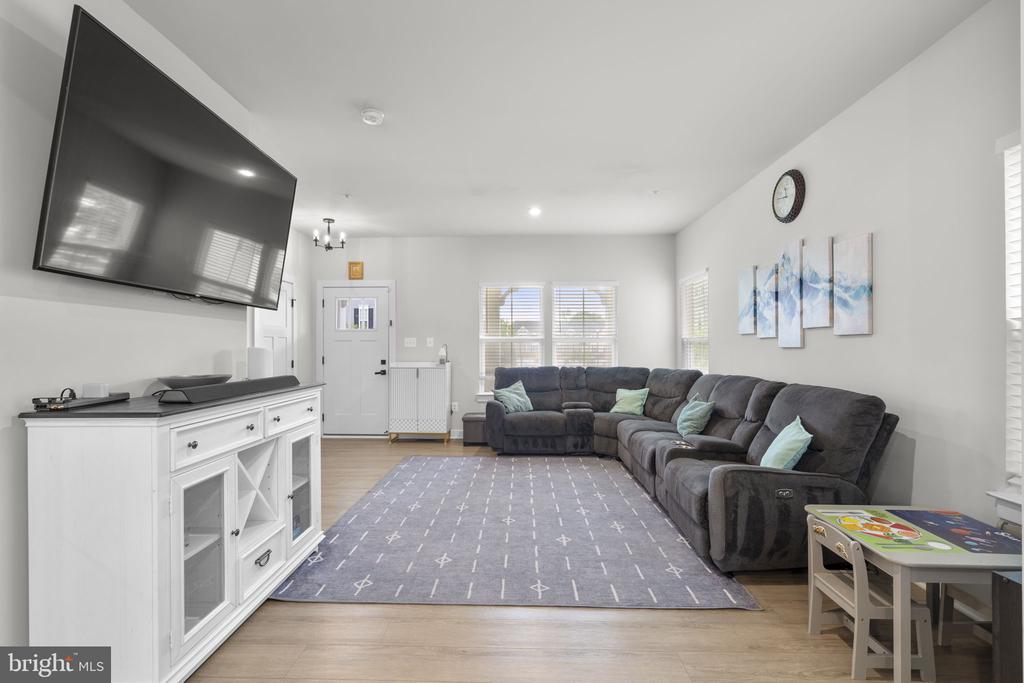 Frederick, Maryland, 21702, United States, 4 Bedrooms Bedrooms, ,4 BathroomsBathrooms,Residential,For Sale,2048638