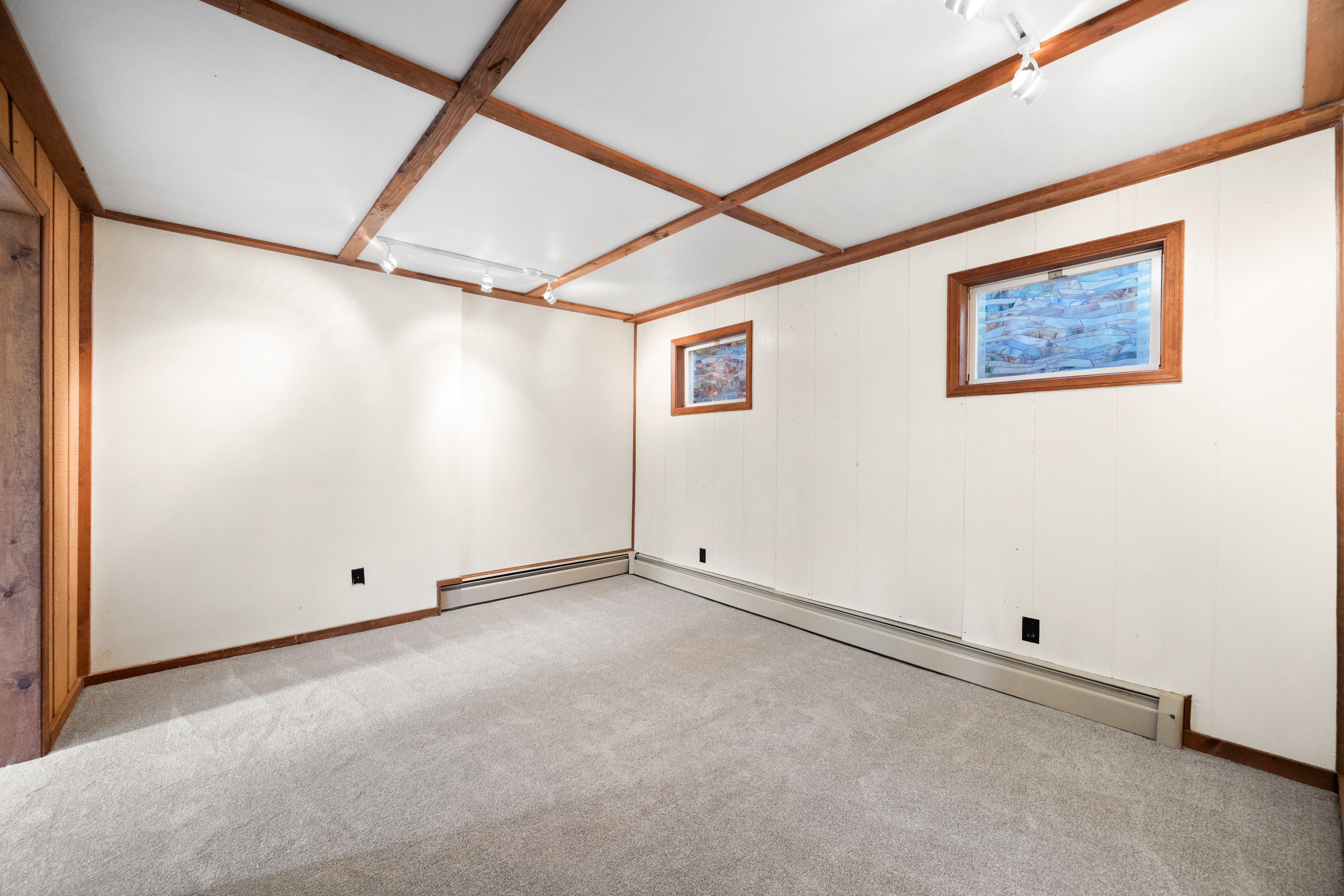  True Main Floor Living - 物件實景