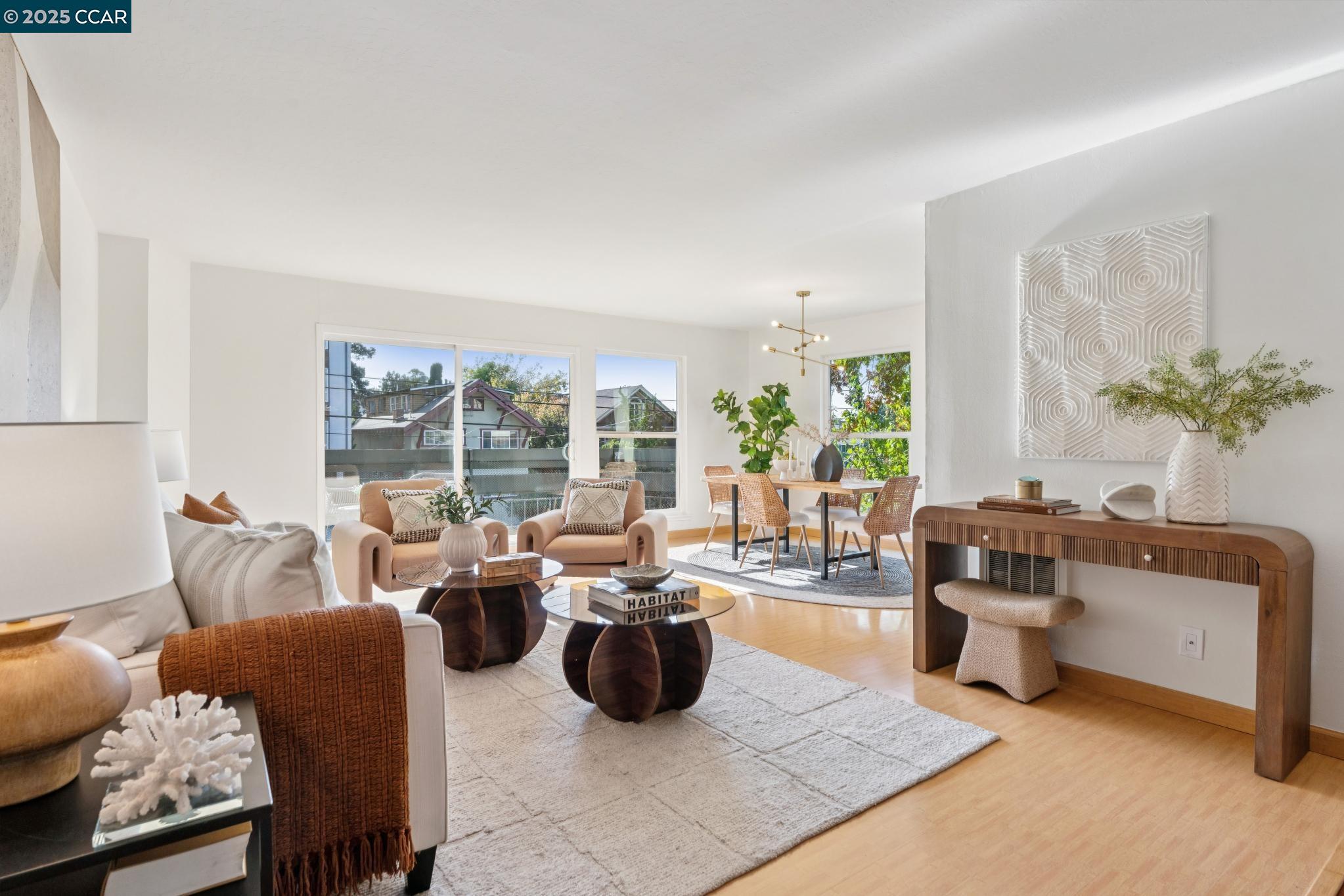 Oakland, California, 94610, United States, 2 Bedrooms Bedrooms, ,2 BathroomsBathrooms,Residential,For Sale,1984718