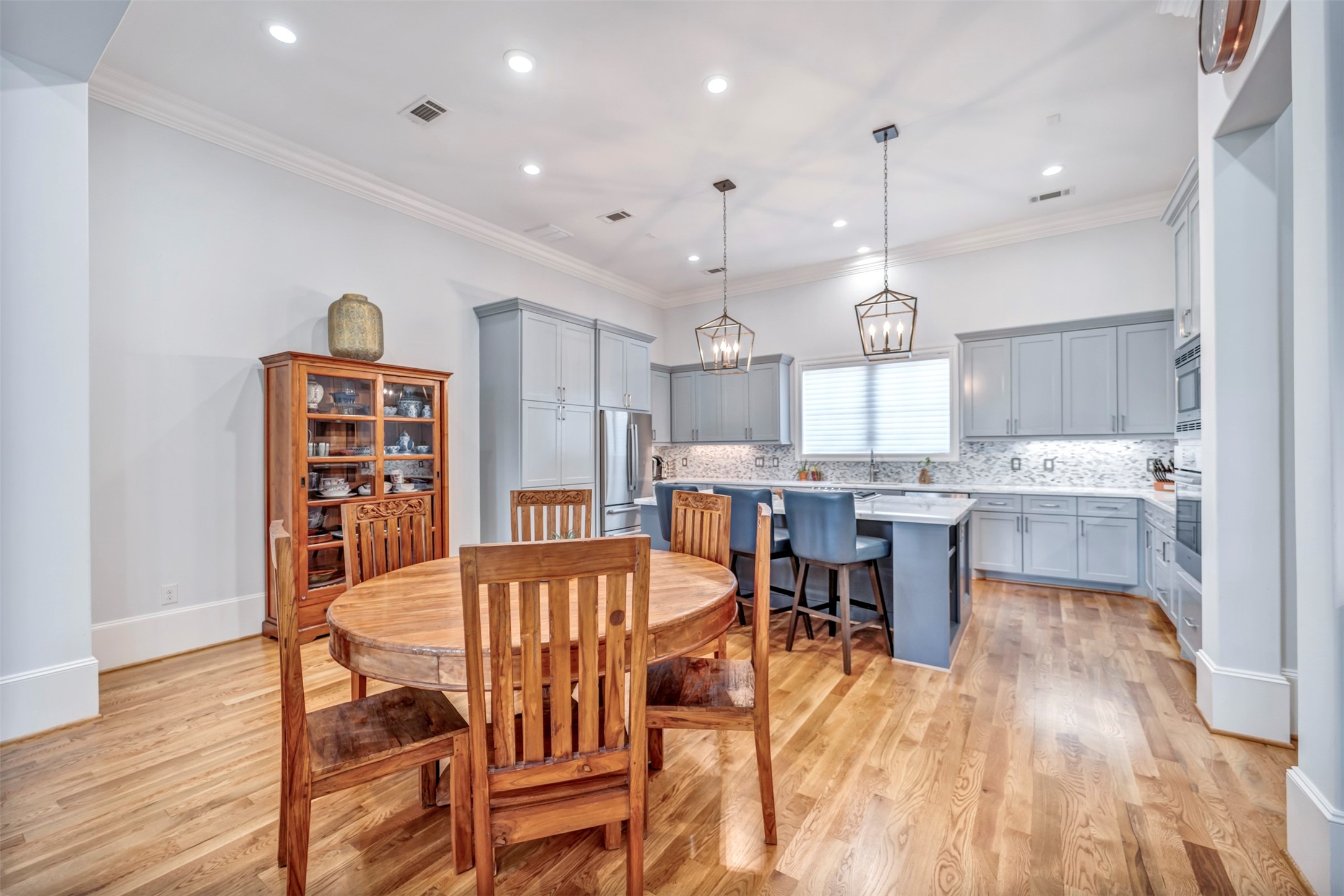 Houston, Texas, 77055, United States, 3 Bedrooms Bedrooms, ,4 BathroomsBathrooms,Residential,For Sale,1866931