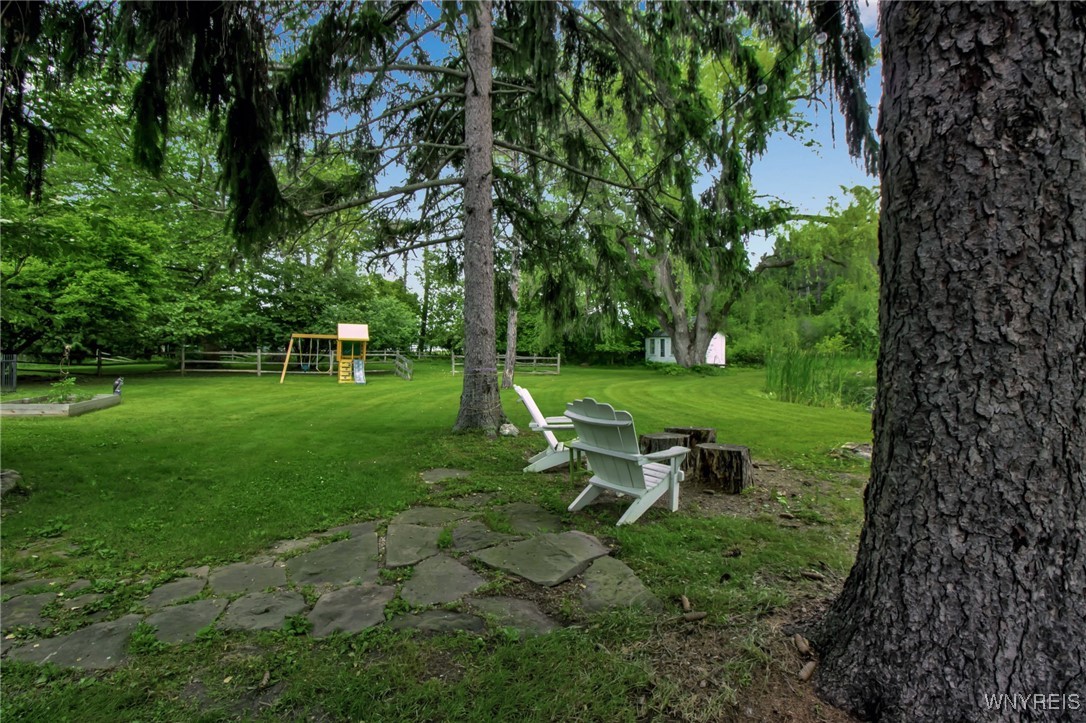 Aurora, New York, 14052, United States, 3 Bedrooms Bedrooms, ,3 BathroomsBathrooms,Residential,For Sale,1865001
