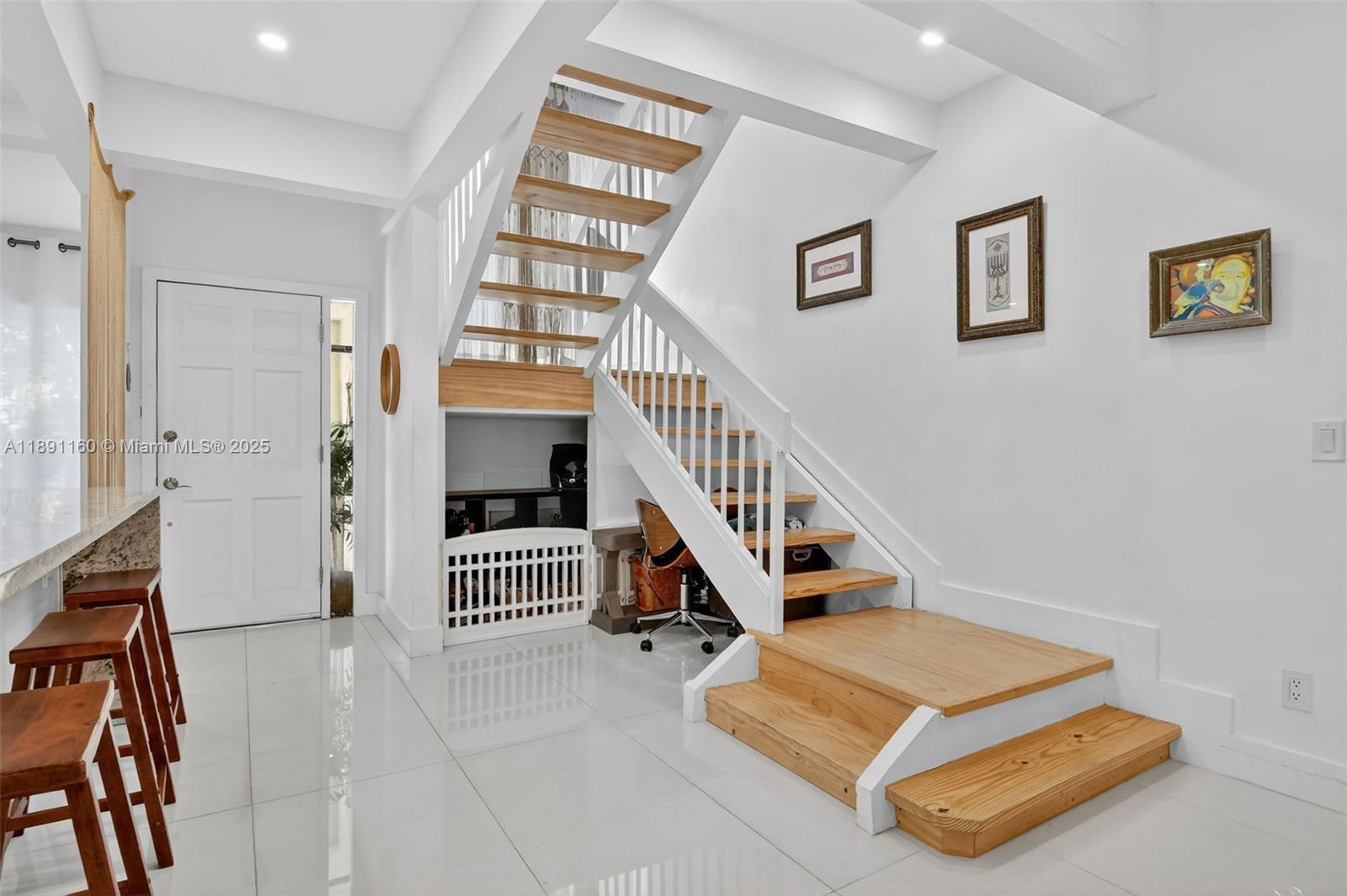 Miami, Florida, 33180, United States, 3 Bedrooms Bedrooms, ,3 BathroomsBathrooms,Residential,For Sale,1961045