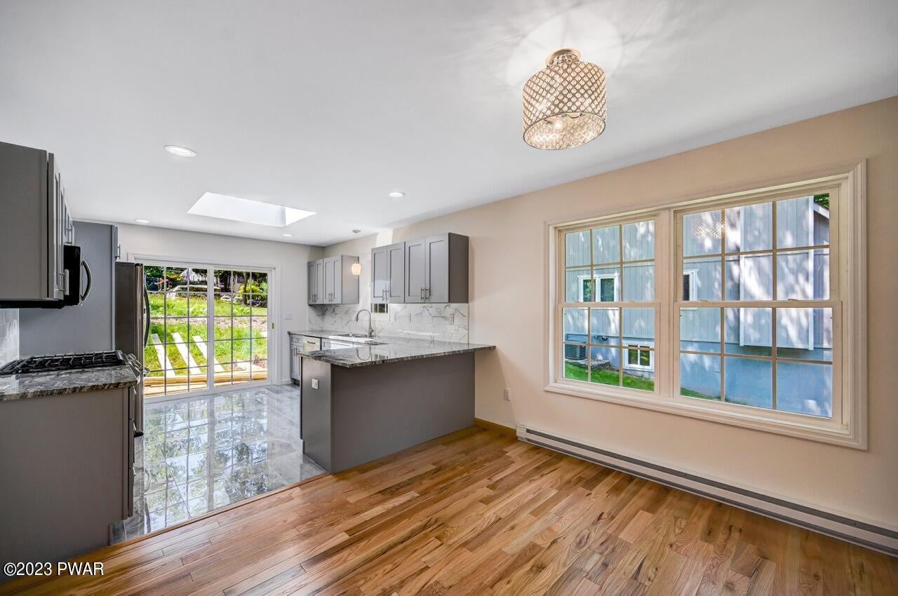 Lake Ariel, Pennsylvania, 18436, United States, 4 Bedrooms Bedrooms, ,4 BathroomsBathrooms,Residential,For Sale,2010728