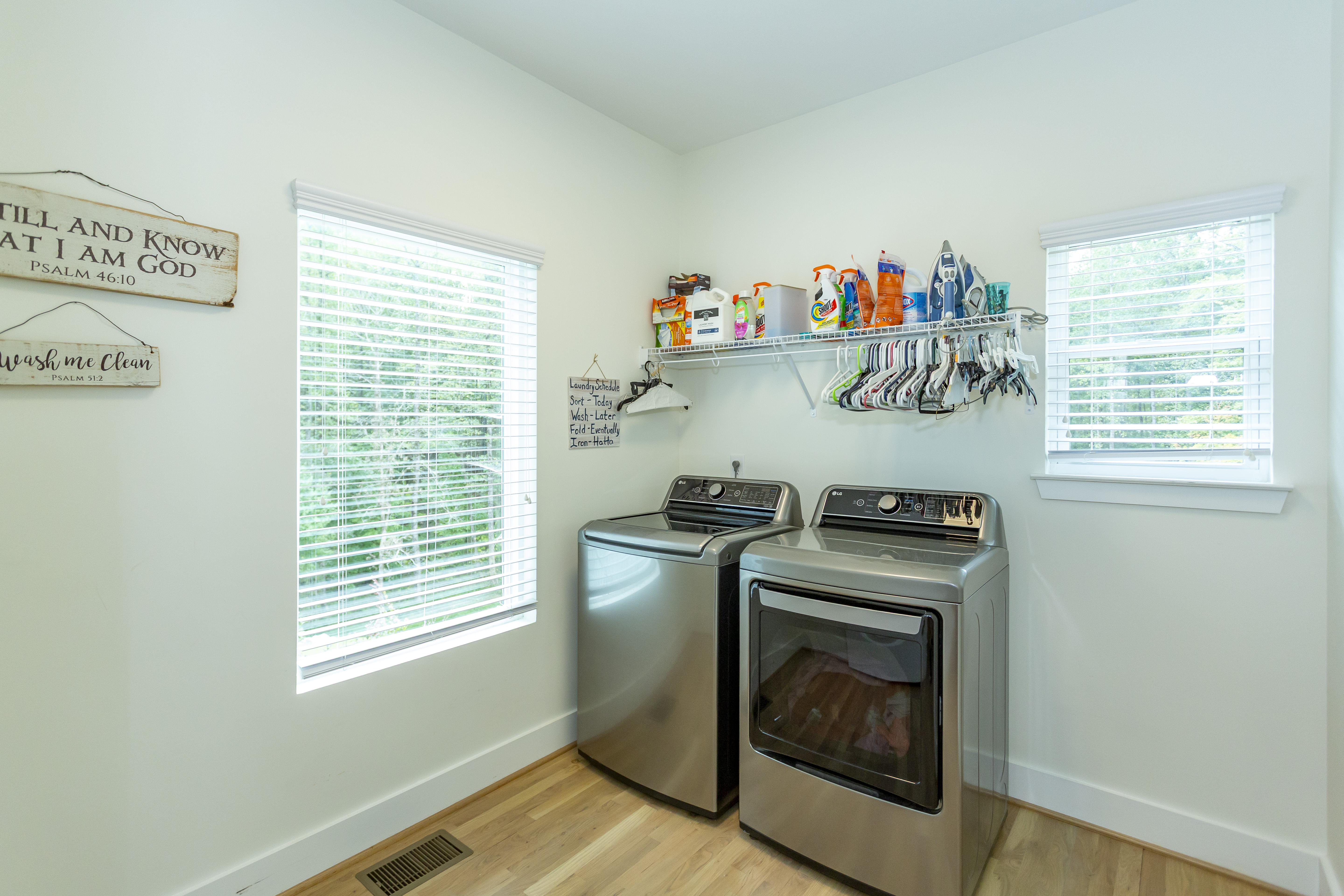 Helena, Alabama, 35080, United States, 5 Bedrooms Bedrooms, ,5 BathroomsBathrooms,Residential,For Sale,1979427