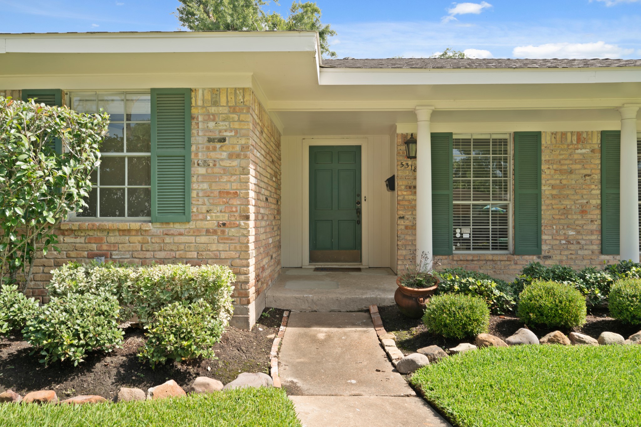 Houston, Texas, 77096, United States, 3 Bedrooms Bedrooms, ,2 BathroomsBathrooms,Residential,For Sale,1849910