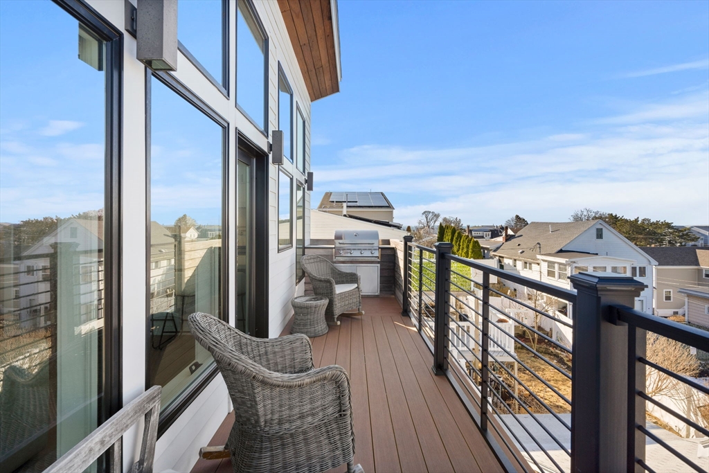 Nahant, Massachusetts, 01908, United States, 2 Bedrooms Bedrooms, ,2 BathroomsBathrooms,Residential,For Sale,1906833
