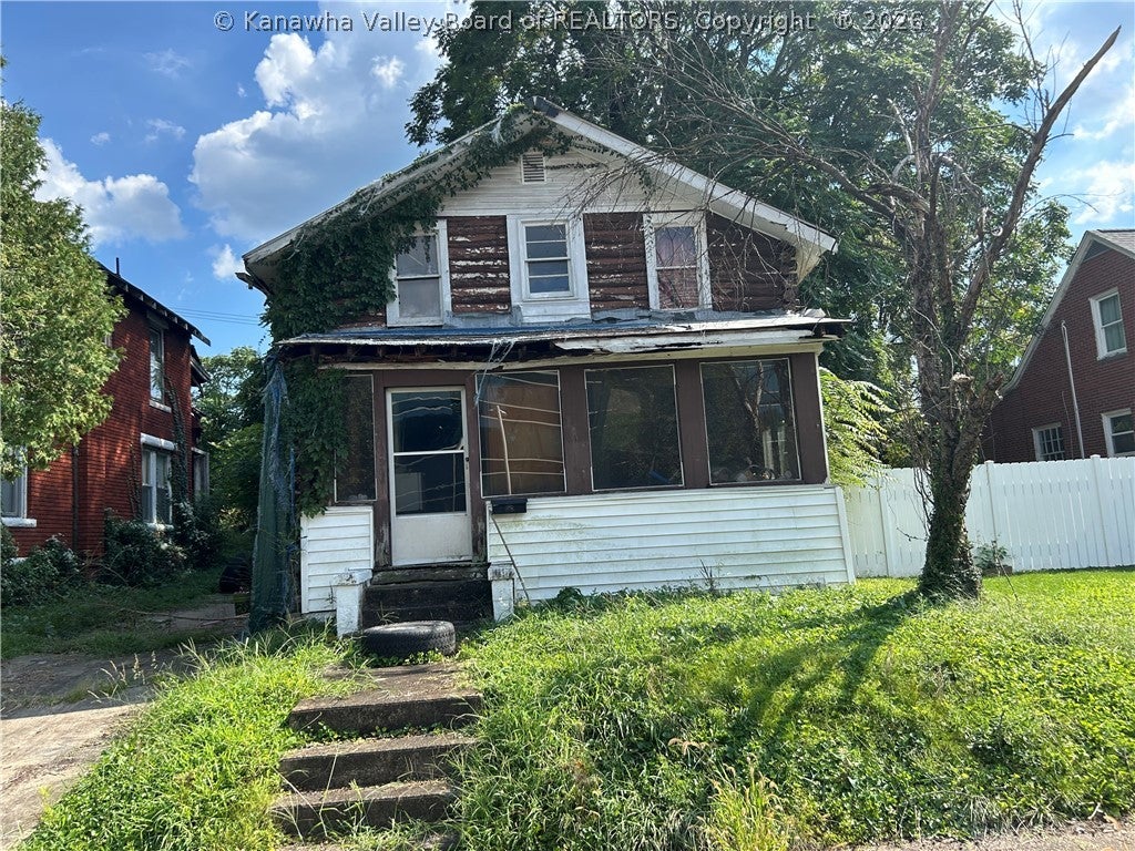 Columbia Ave, Huntington, WV 25701