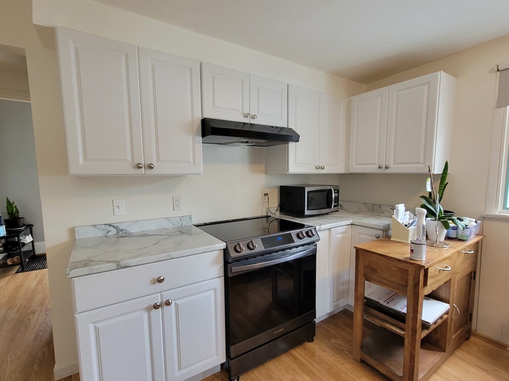 Lynn, Massachusetts, 01902, United States, 3 Bedrooms Bedrooms, ,2 BathroomsBathrooms,Residential,For Sale,1923536