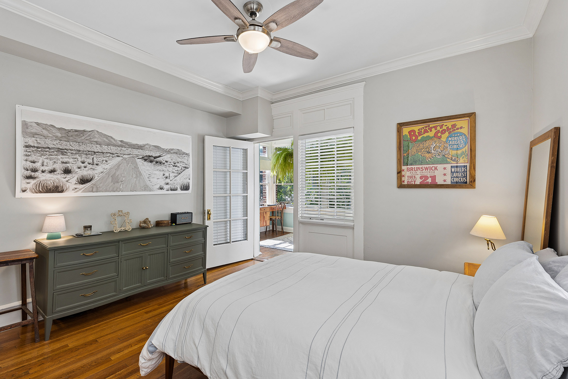  Top-Floor, End-Unit Condo in Historic Midtown Building - 物件實景