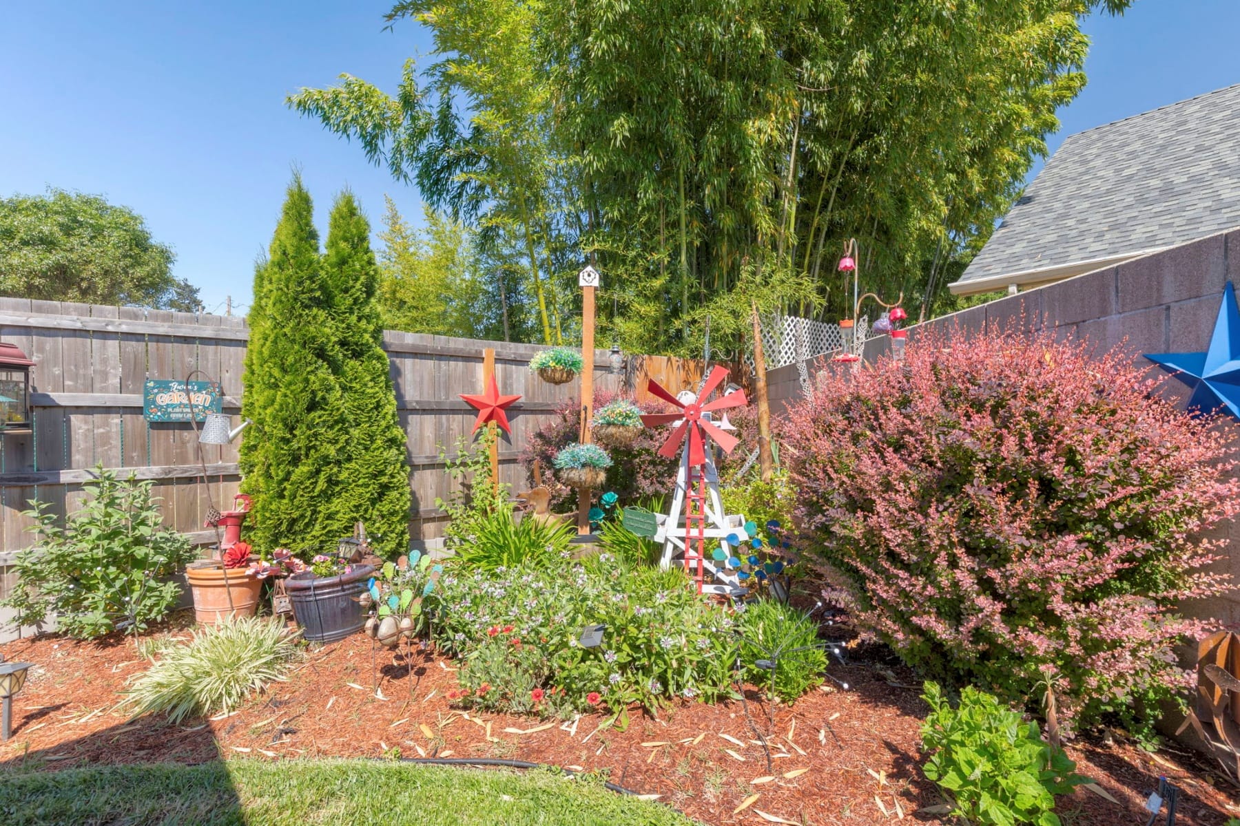  1074 SE Christie Place Grants Pass, OR 97526 - 物件實景