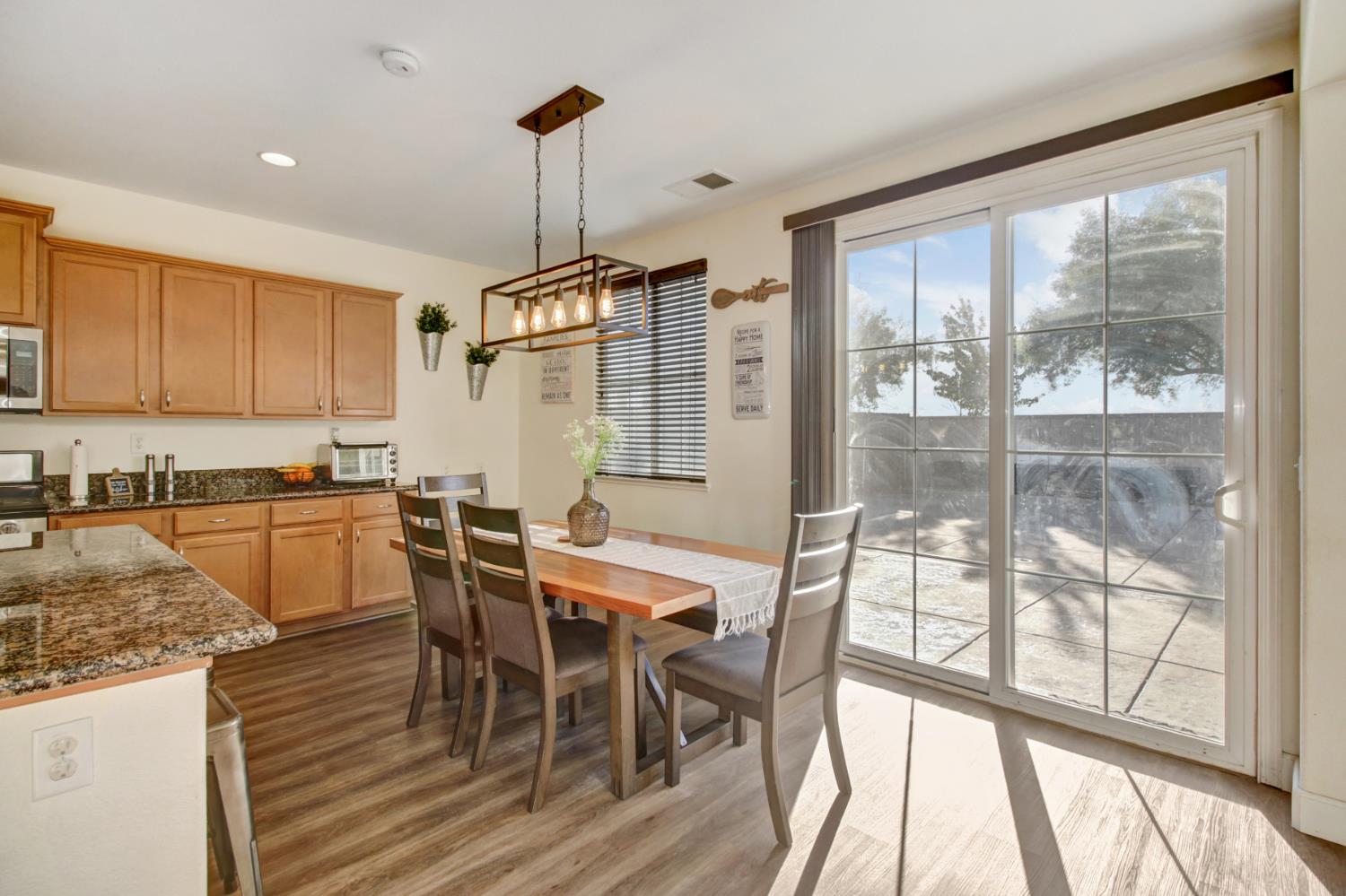 Lincoln, California, 95648, United States, 4 Bedrooms Bedrooms, ,3 BathroomsBathrooms,Residential,For Sale,1991044