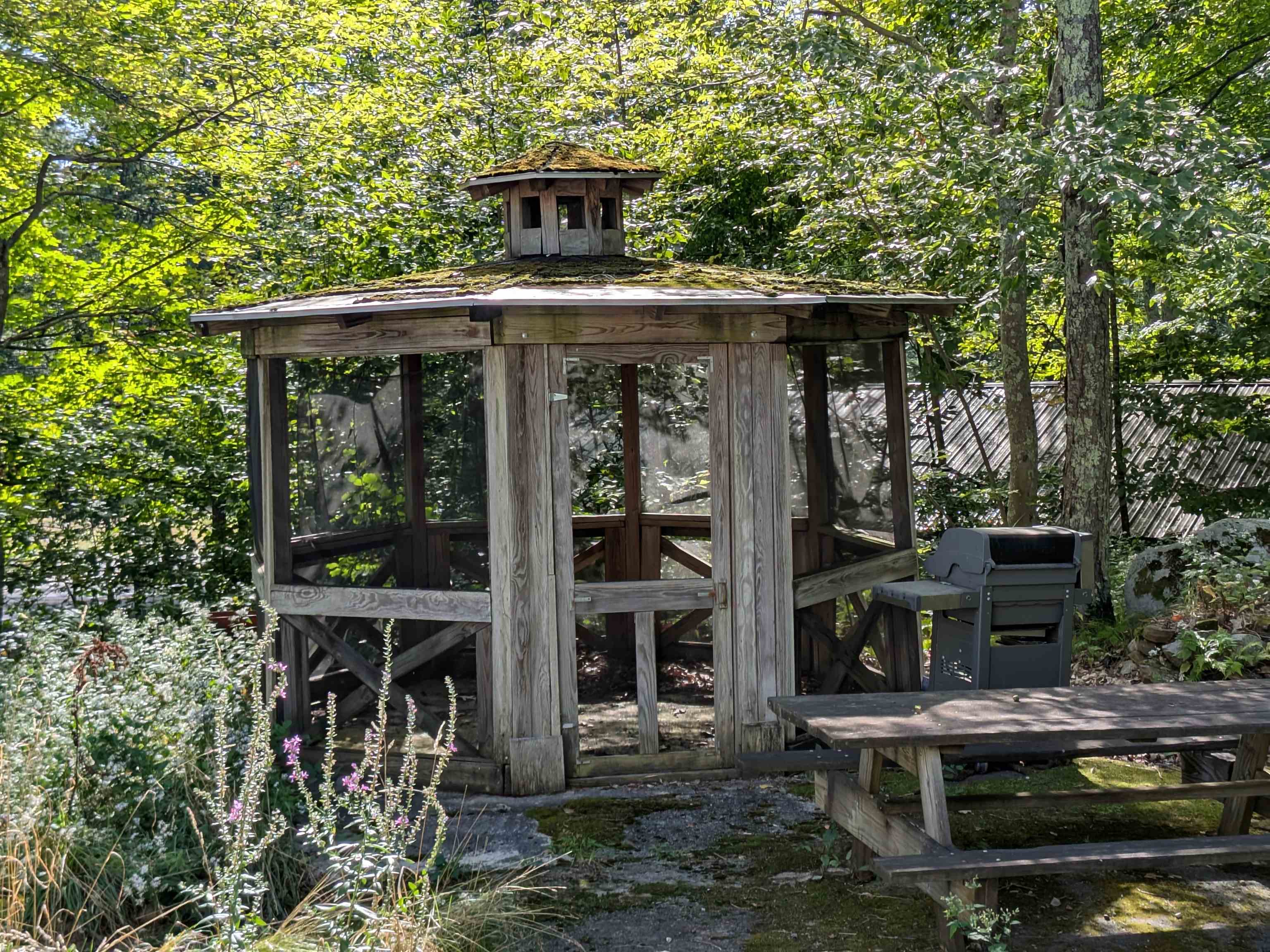 Hollis, New Hampshire, 03049, United States, 3 Bedrooms Bedrooms, ,2 BathroomsBathrooms,Residential,For Sale,1934424