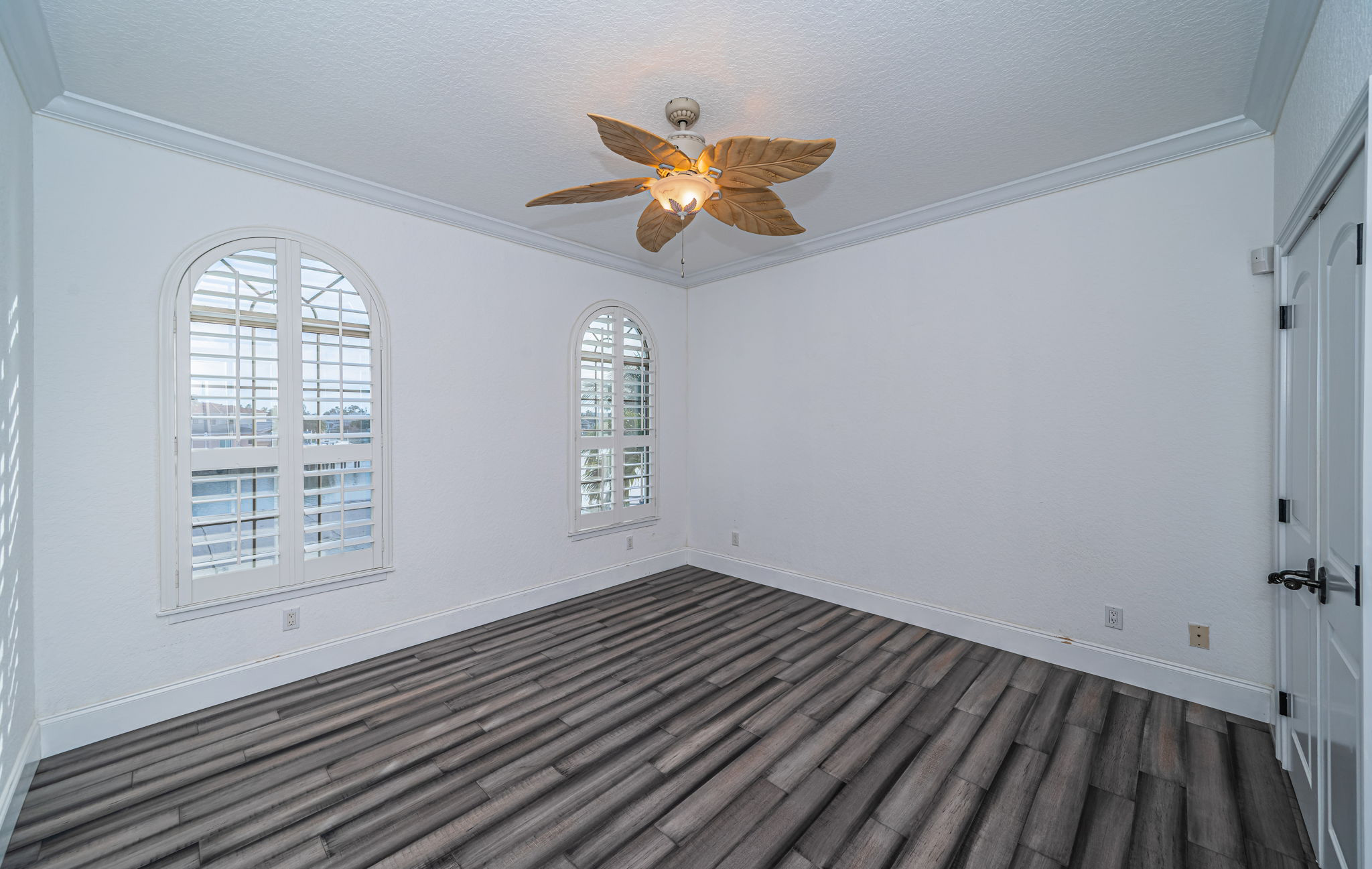 St Petersburg, Florida, 33707, United States, 4 Bedrooms Bedrooms, ,3 BathroomsBathrooms,Residential,For Sale,1992370