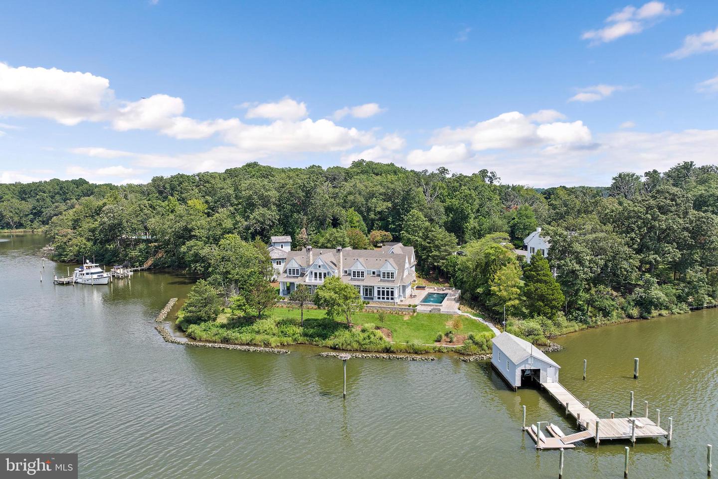 Annapolis, Maryland, 21403, United States, 4 Bedrooms Bedrooms, ,6 BathroomsBathrooms,Residential,For Sale,1940452