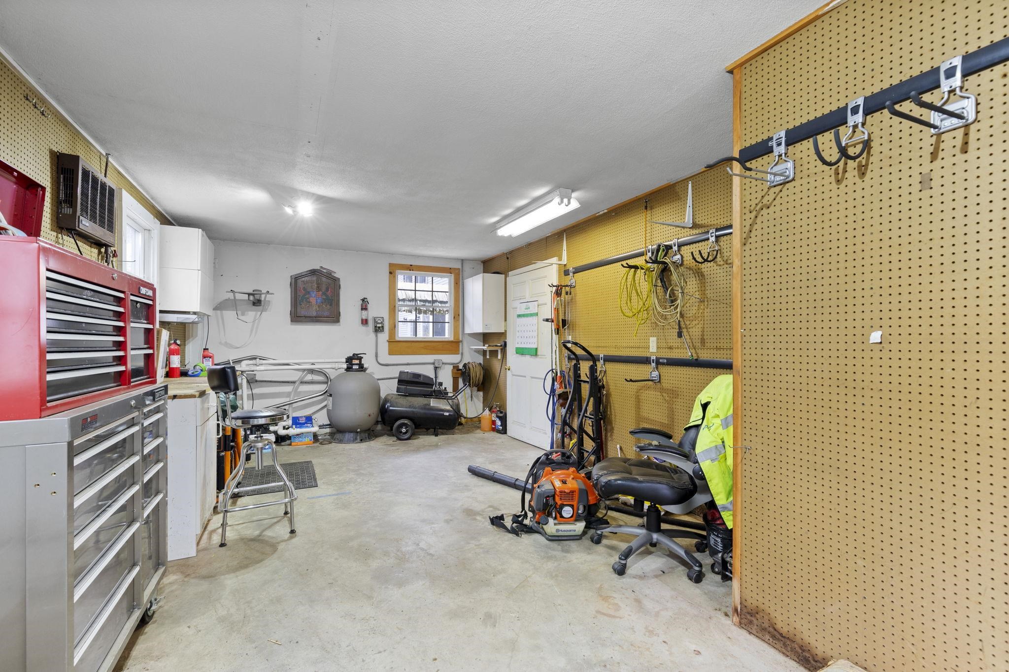 Rochester, New Hampshire, 03867, United States, 4 Bedrooms Bedrooms, ,1 BathroomBathrooms,Residential,For Sale,1985747