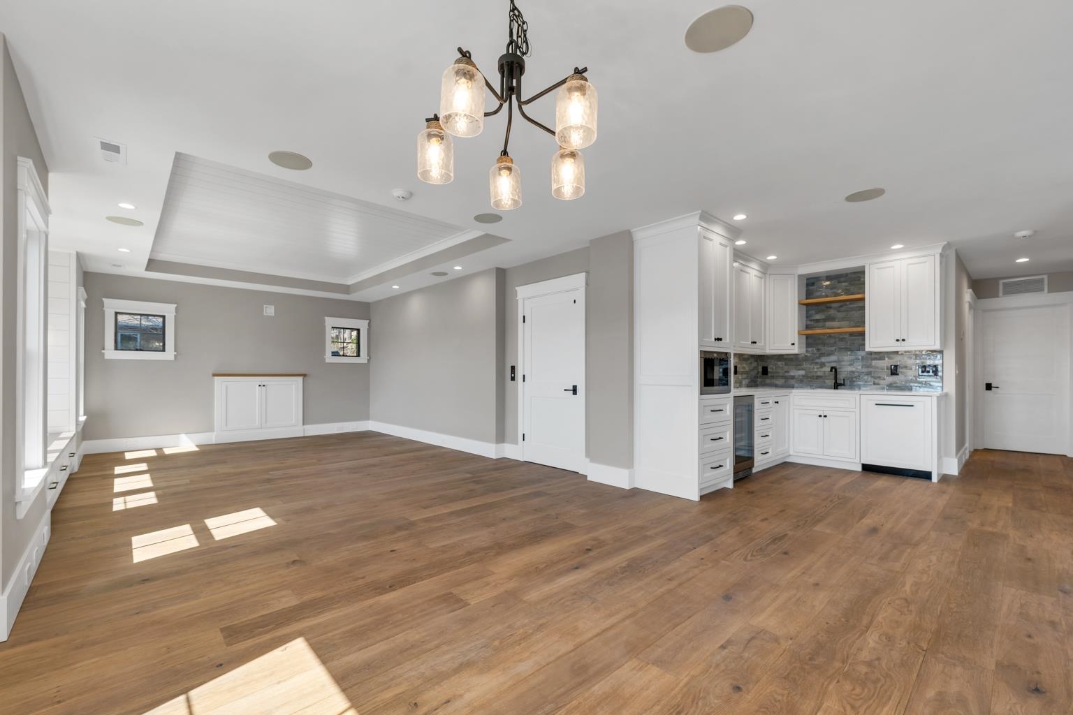 Gilford, New Hampshire, 03249, United States, 5 Bedrooms Bedrooms, ,6 BathroomsBathrooms,Residential,For Sale,1794777