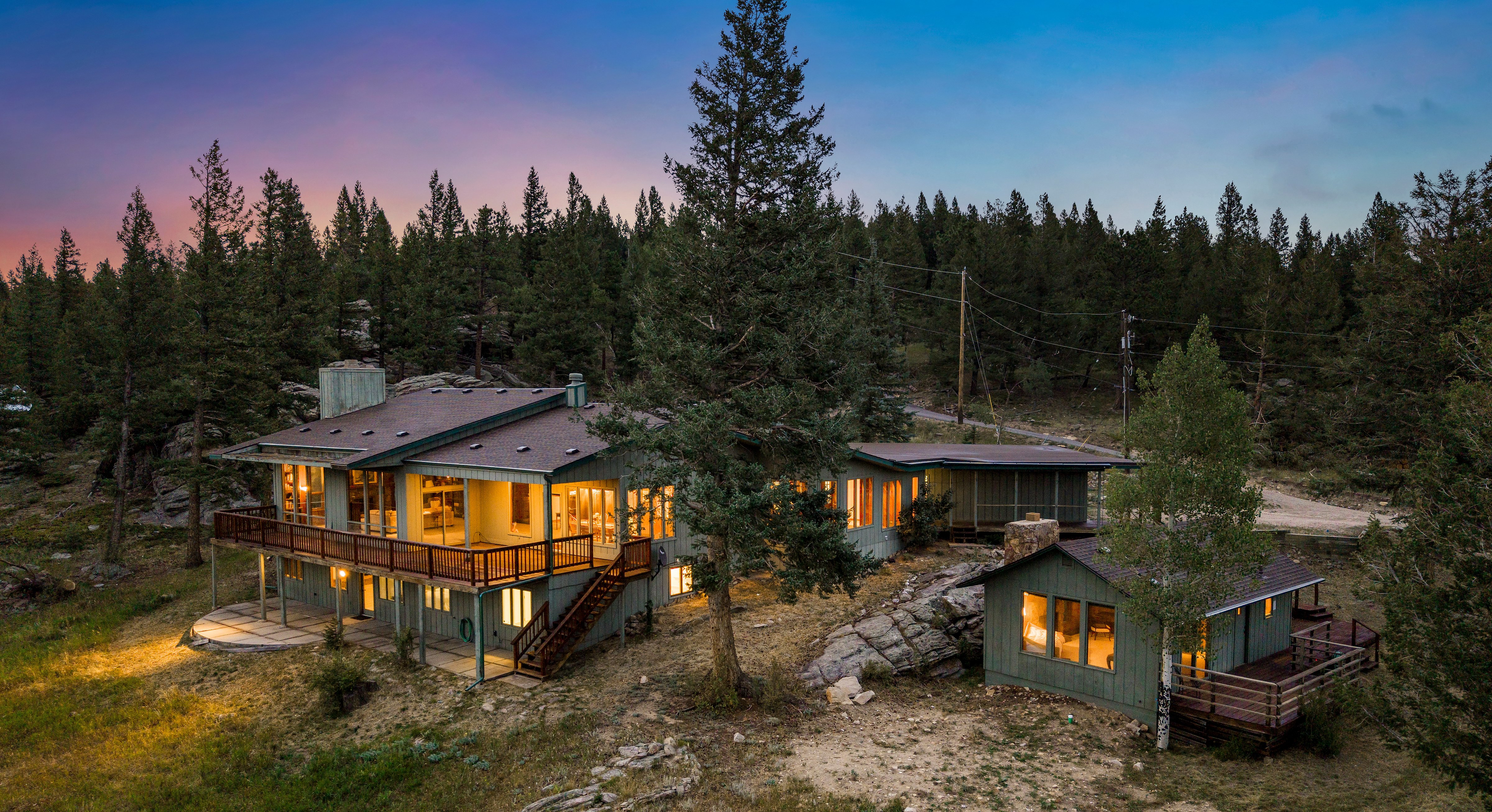 Custom Built Retreat with Panoramic Views on 8.7 Acres Next to Open Space - 物件實景