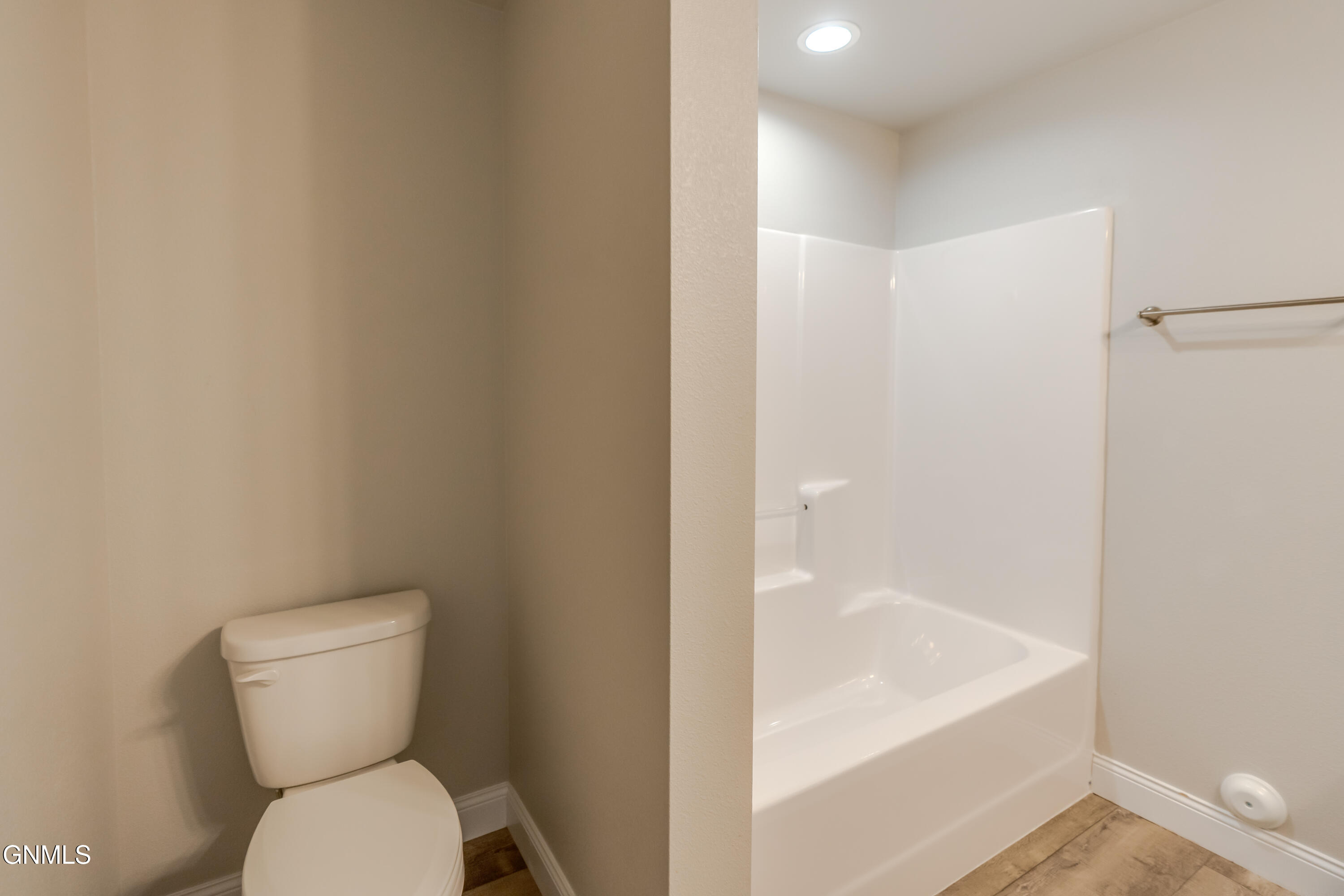 Bismarck, North Dakota, 58503, United States, 4 Bedrooms Bedrooms, ,3 BathroomsBathrooms,Residential,For Sale,2035327