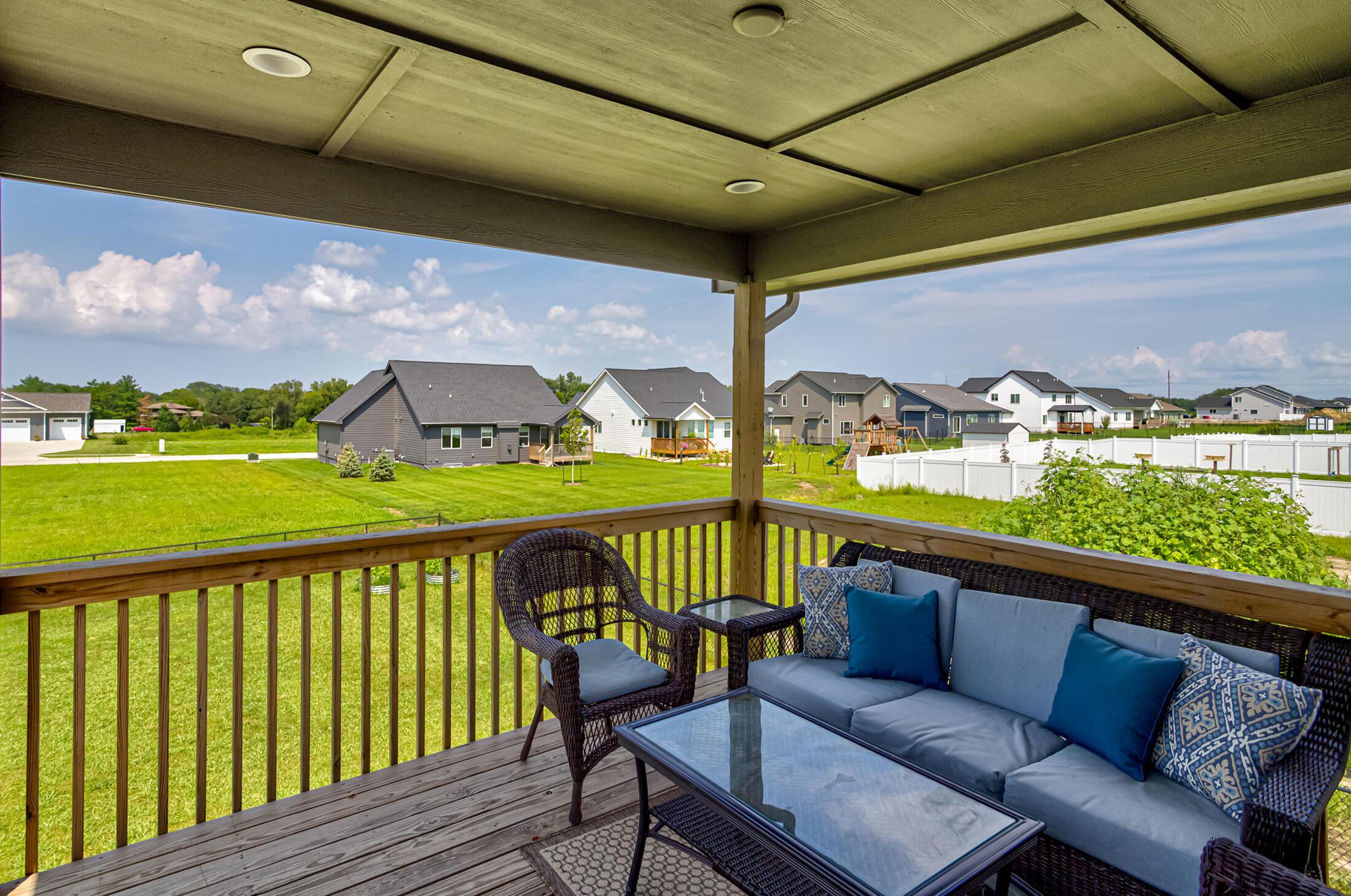 Huxley, Iowa, 50124, United States, 4 Bedrooms Bedrooms, ,3 BathroomsBathrooms,Residential,For Sale,1980577