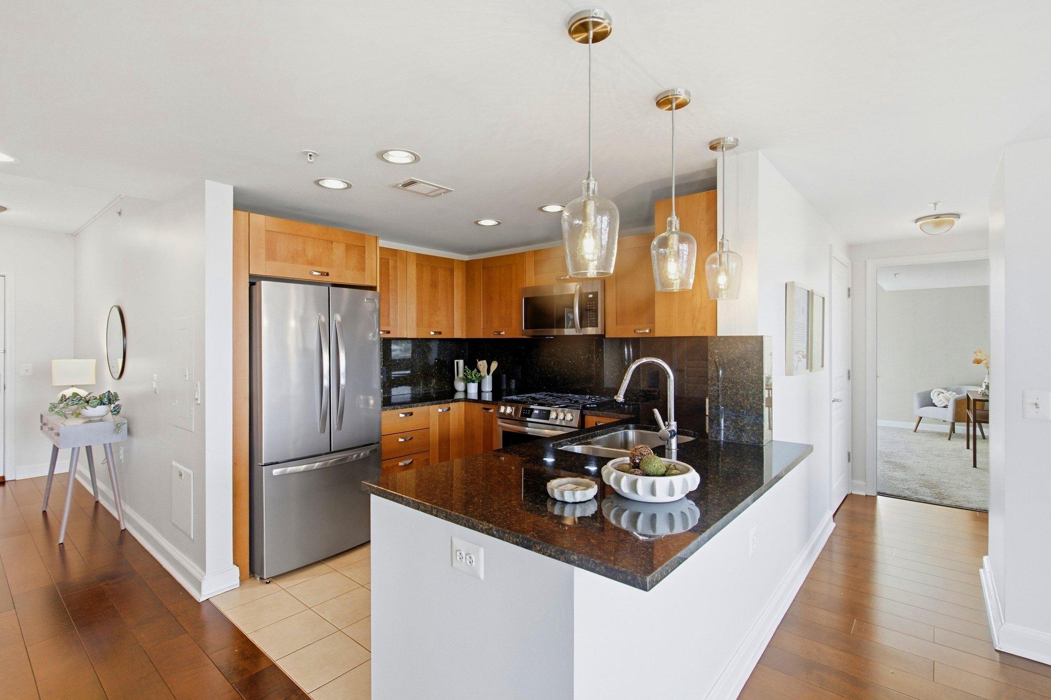 2451 Midtown Avenue, Alexandria, VA, 22303 - 物件實景