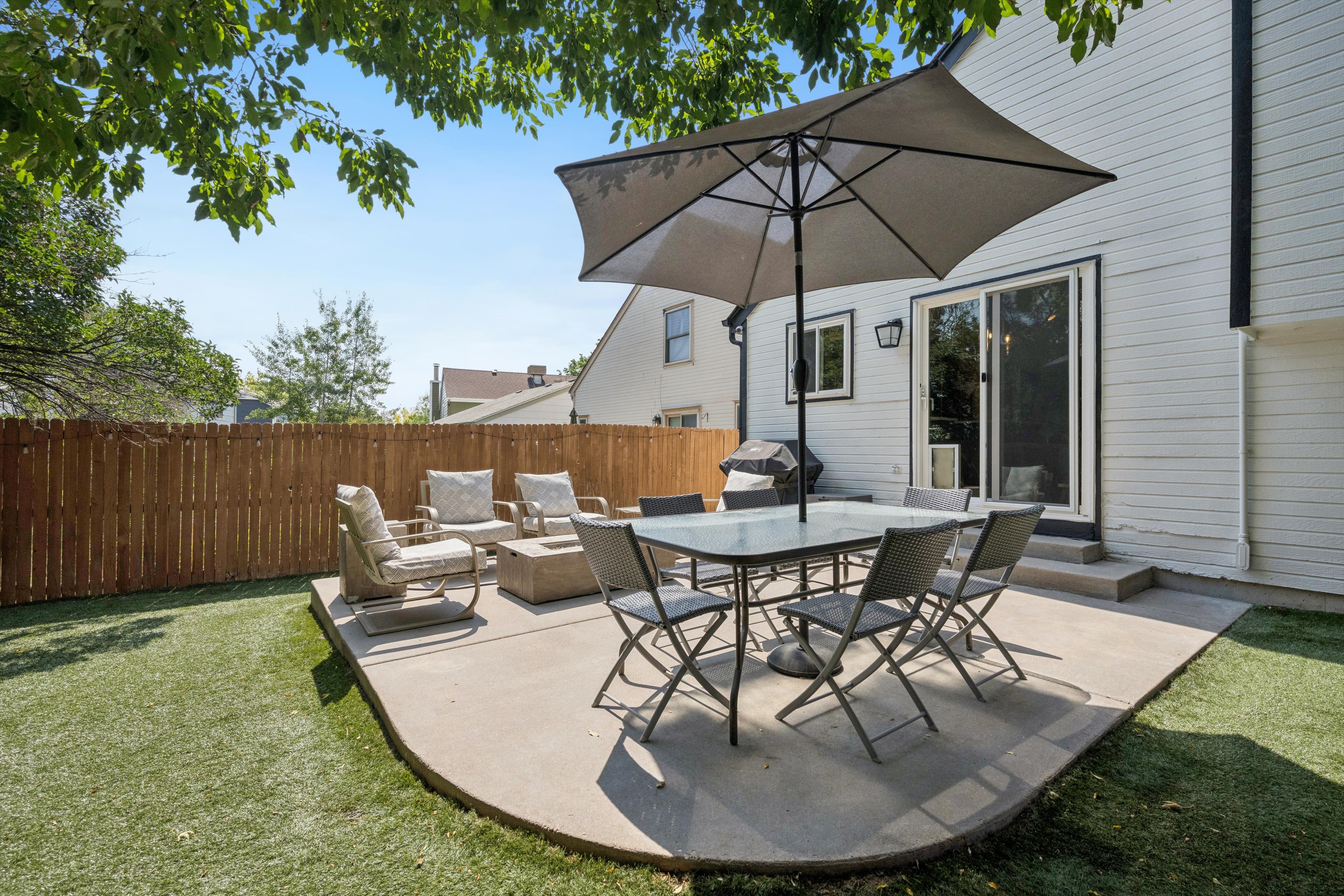  Beautifully updated home-Renovated from top to bottom with exceptional attention - 物件實景