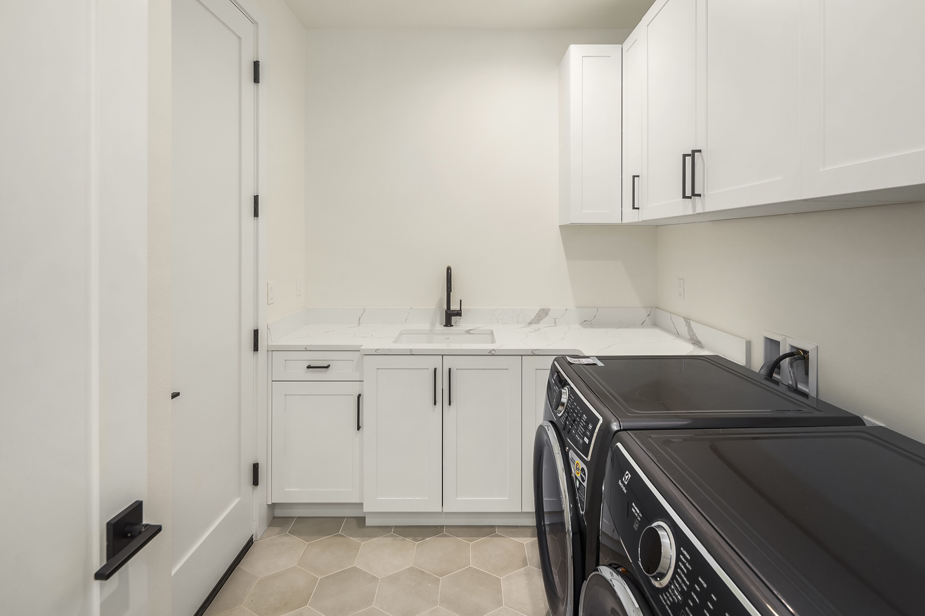  11327 113th Place Northeast, Kirkland, WA 98033 - 物件實景