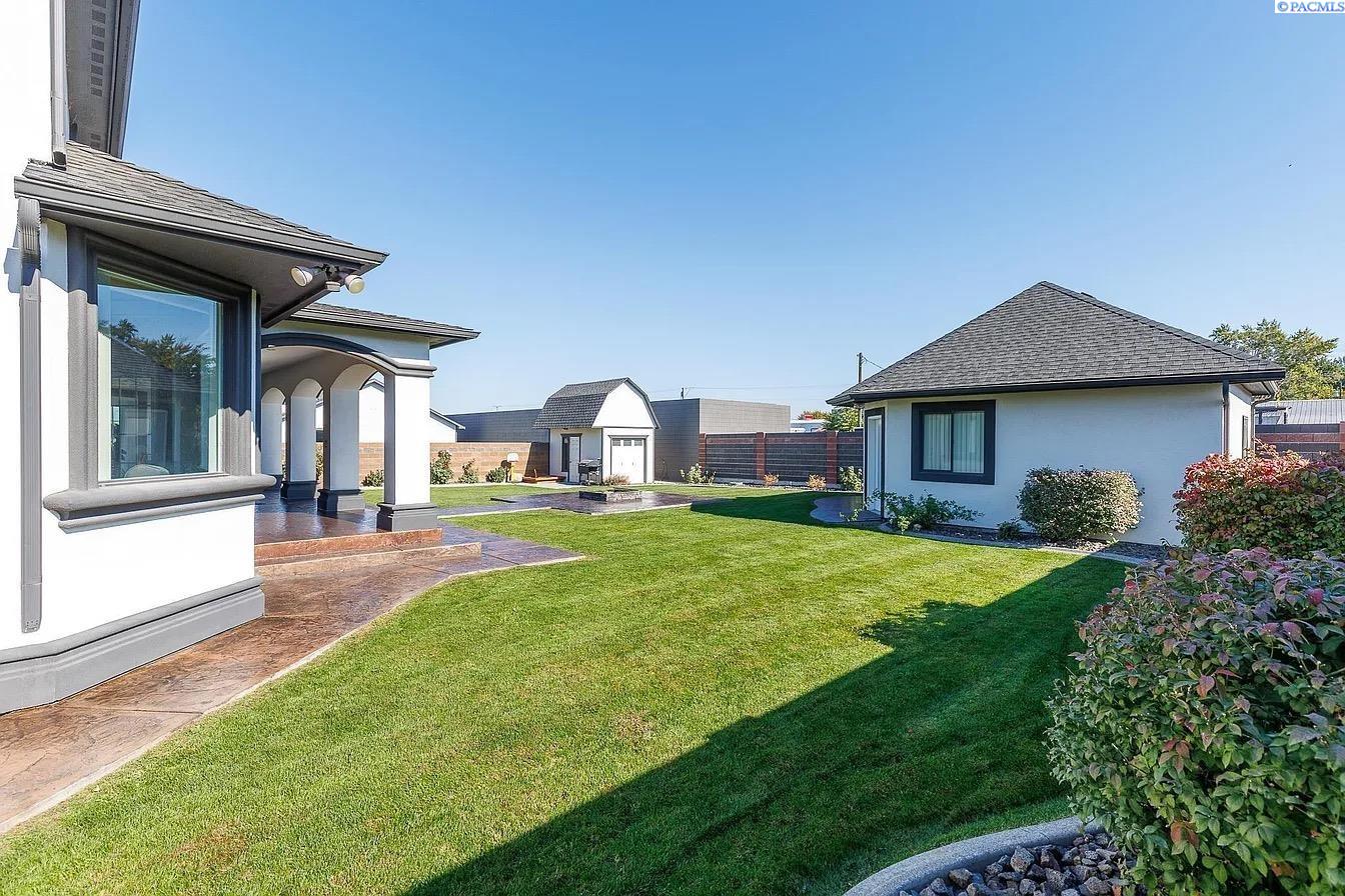 Kennewick, Washington, 99336, United States, 7 Bedrooms Bedrooms, ,7 BathroomsBathrooms,Residential,For Sale,1983847