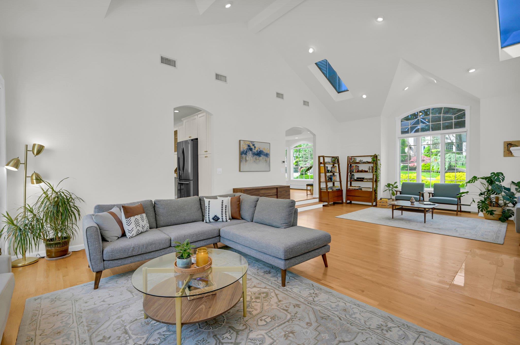 New City, New York, 10956, United States, 6 Bedrooms Bedrooms, ,4 BathroomsBathrooms,Residential,For Sale,1830143