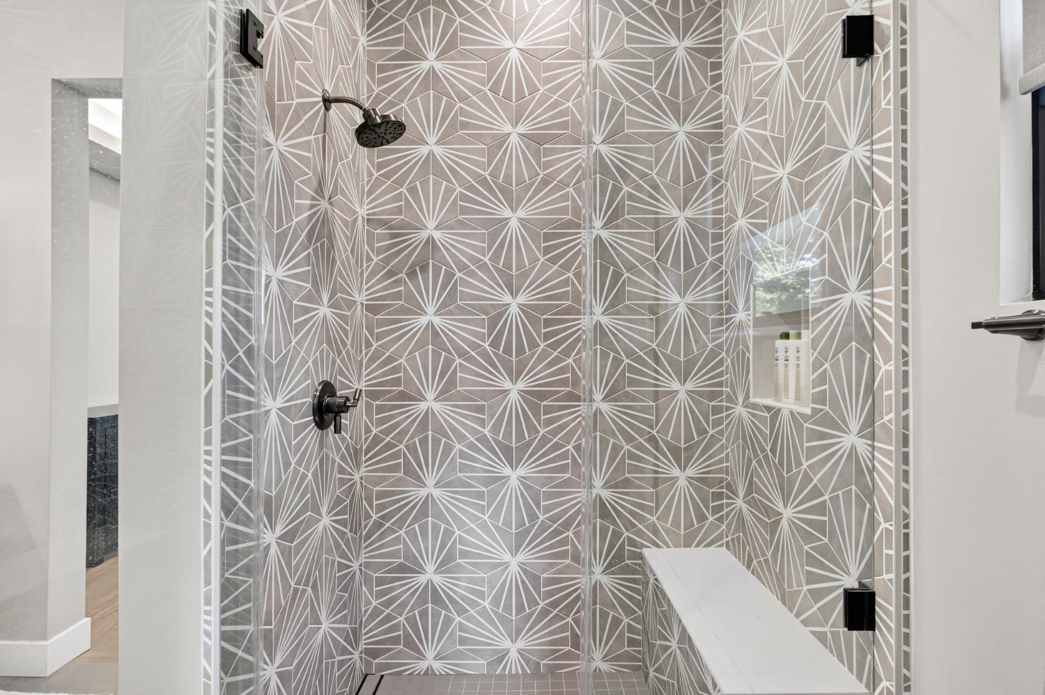 Sacramento, California, 95816, United States, 3 Bedrooms Bedrooms, ,5 BathroomsBathrooms,Residential,For Sale,1978117