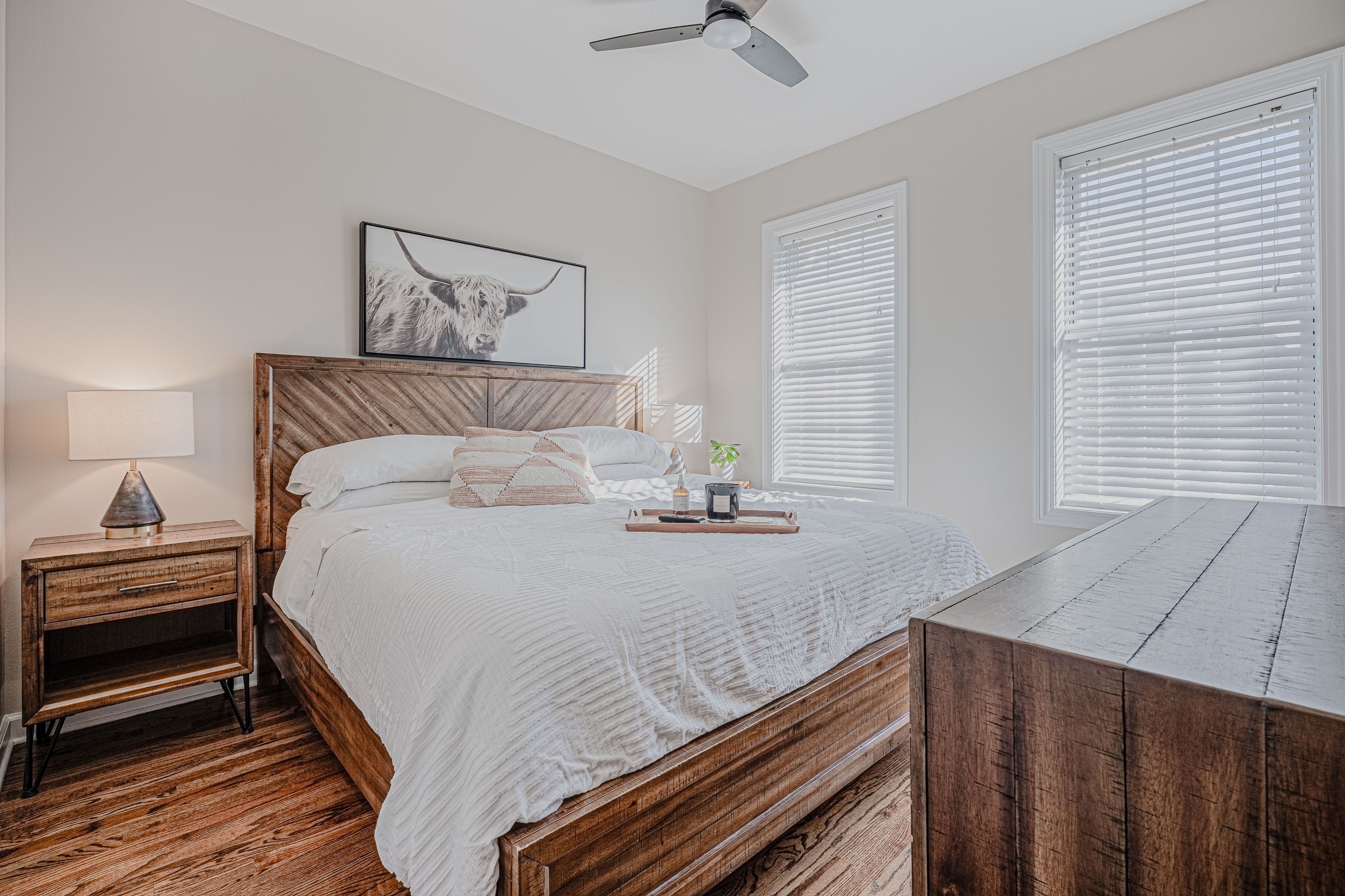 Evanston, Illinois, 60201, United States, 2 Bedrooms Bedrooms, ,4 BathroomsBathrooms,Residential,For Sale,2010396