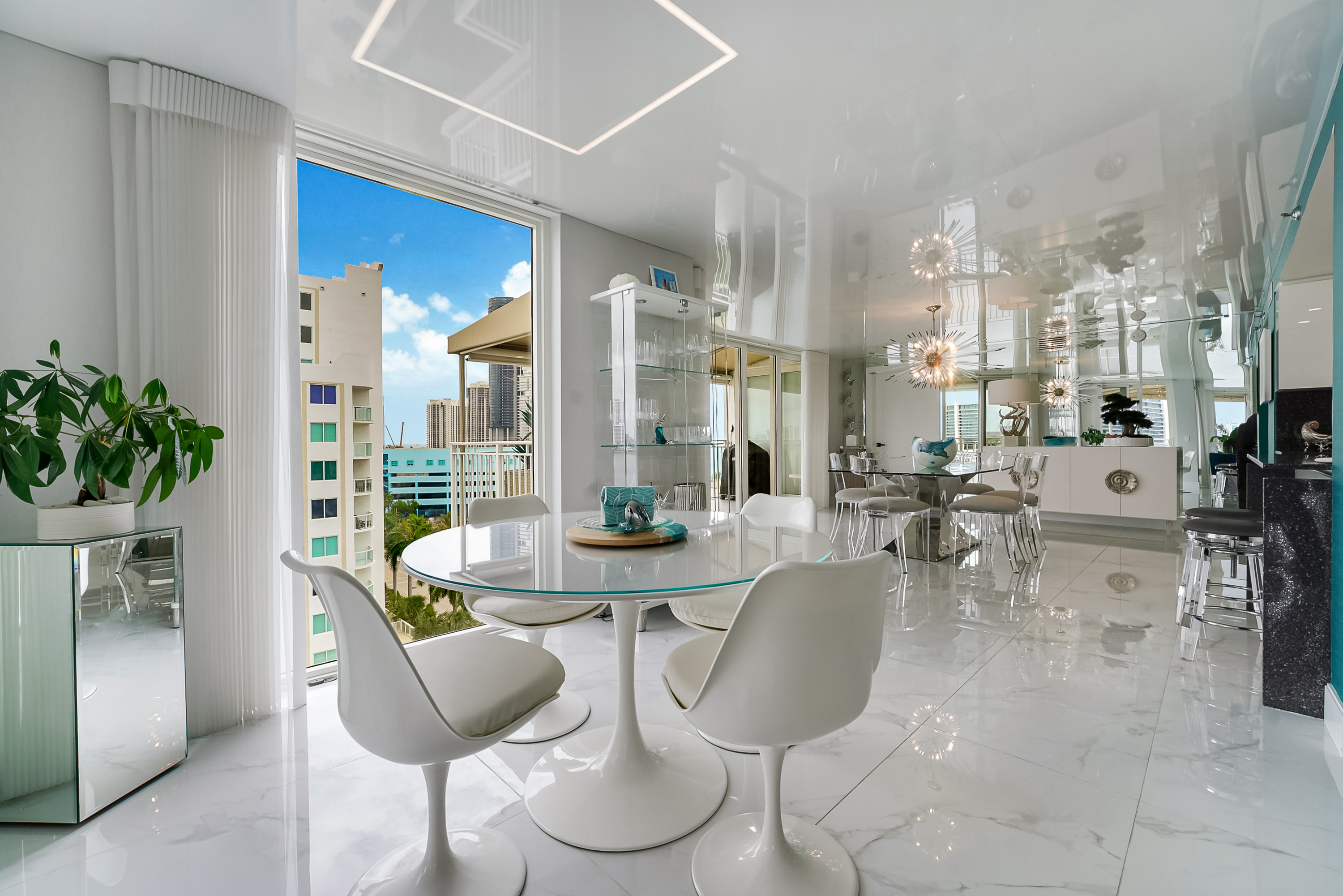  18000 N Bay Rd, Sunny Isles Beach, FL, 33160 - 物件實景