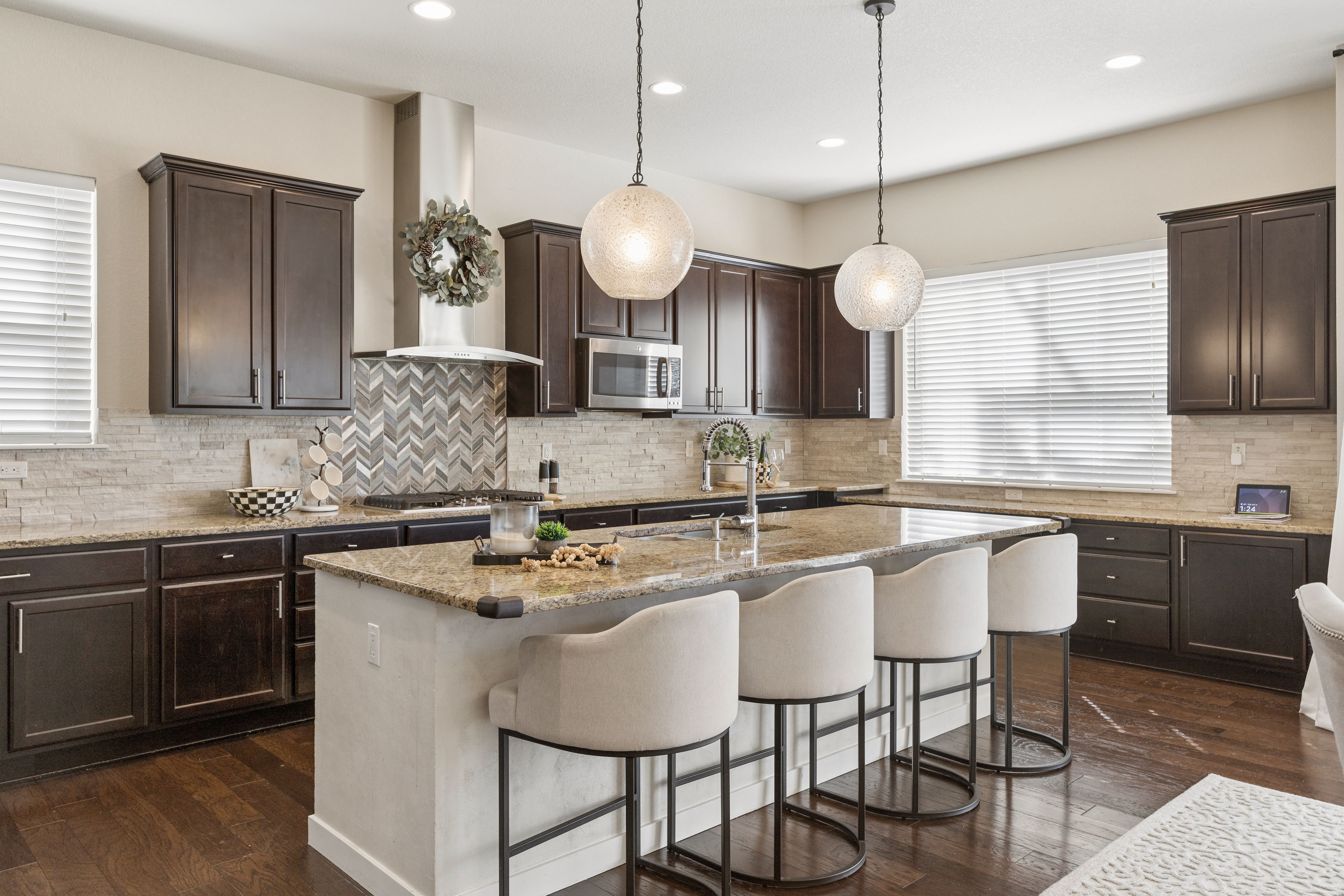  A beautifully appointed two-story home in the desirable Blackstone Country Club. - 物件實景