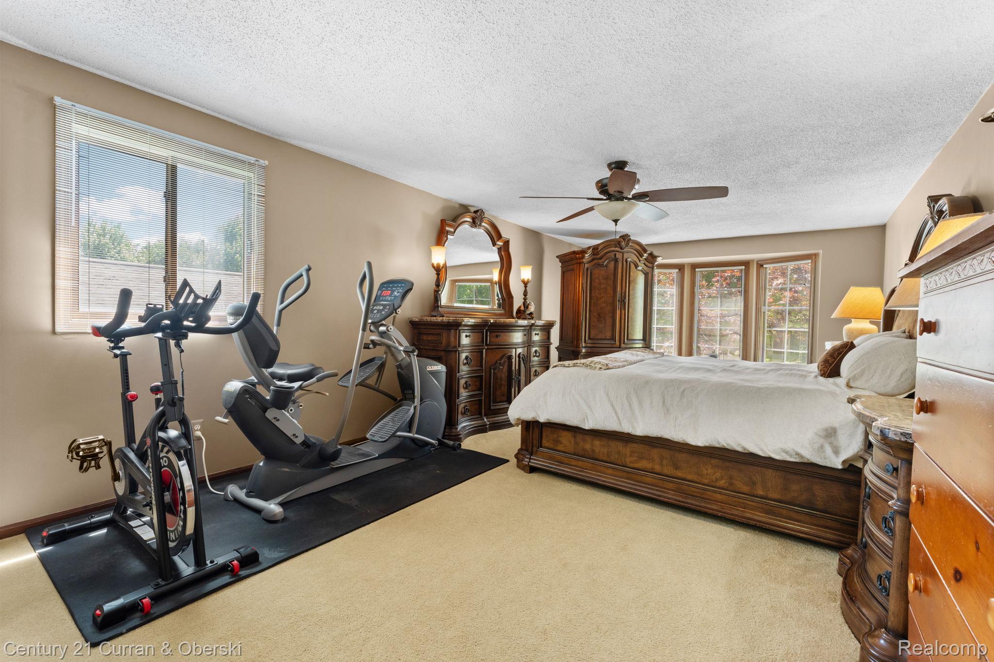 Novi, Michigan, 48375, United States, 4 Bedrooms Bedrooms, ,3 BathroomsBathrooms,Residential,For Sale,2048912
