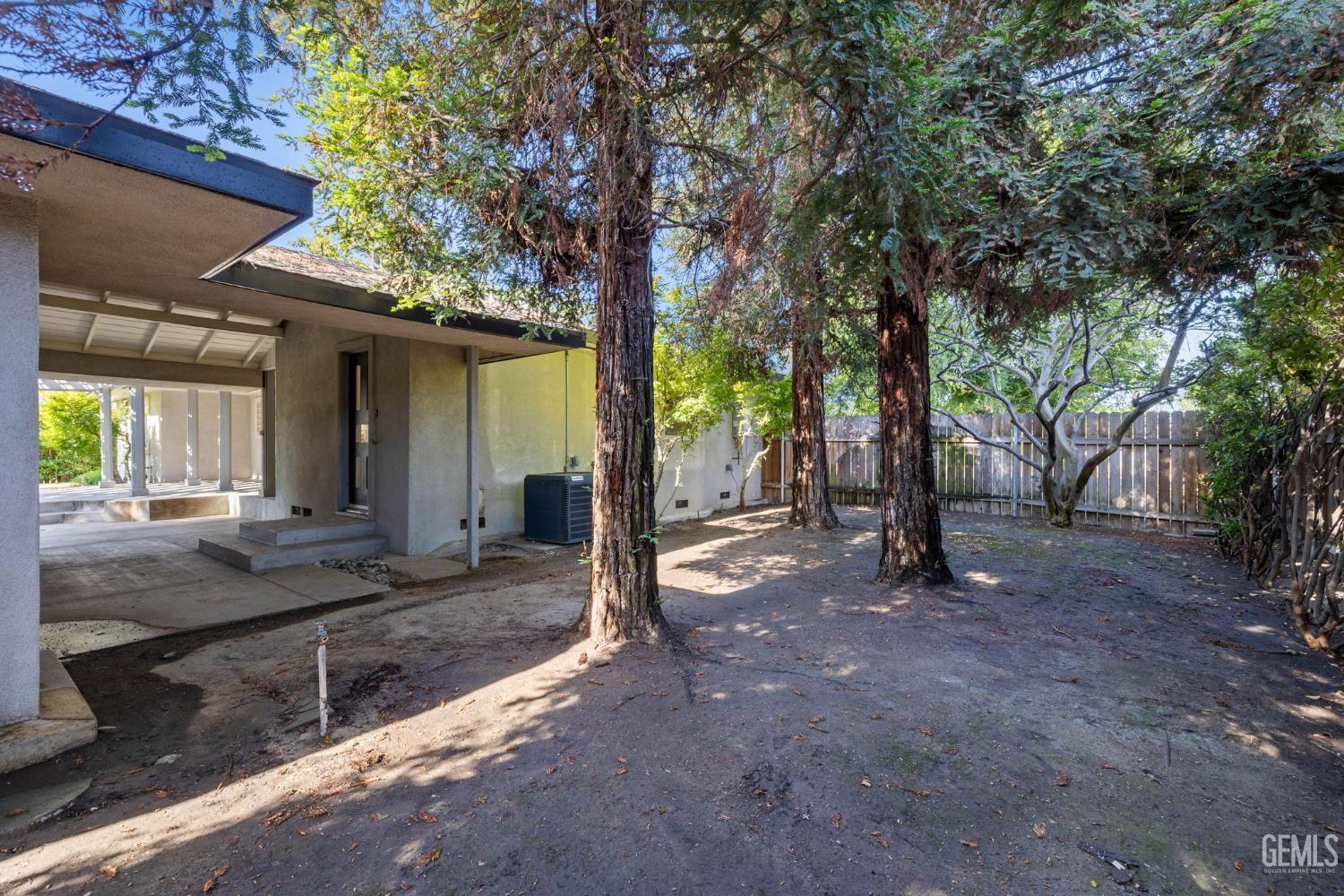 Bakersfield, California, 93301, United States, 3 Bedrooms Bedrooms, ,3 BathroomsBathrooms,Residential,For Sale,1819046