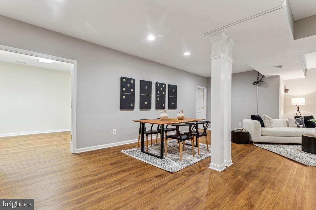 Ashburn, Virginia, 20147, United States, 5 Bedrooms Bedrooms, ,6 BathroomsBathrooms,Residential,For Sale,1839490