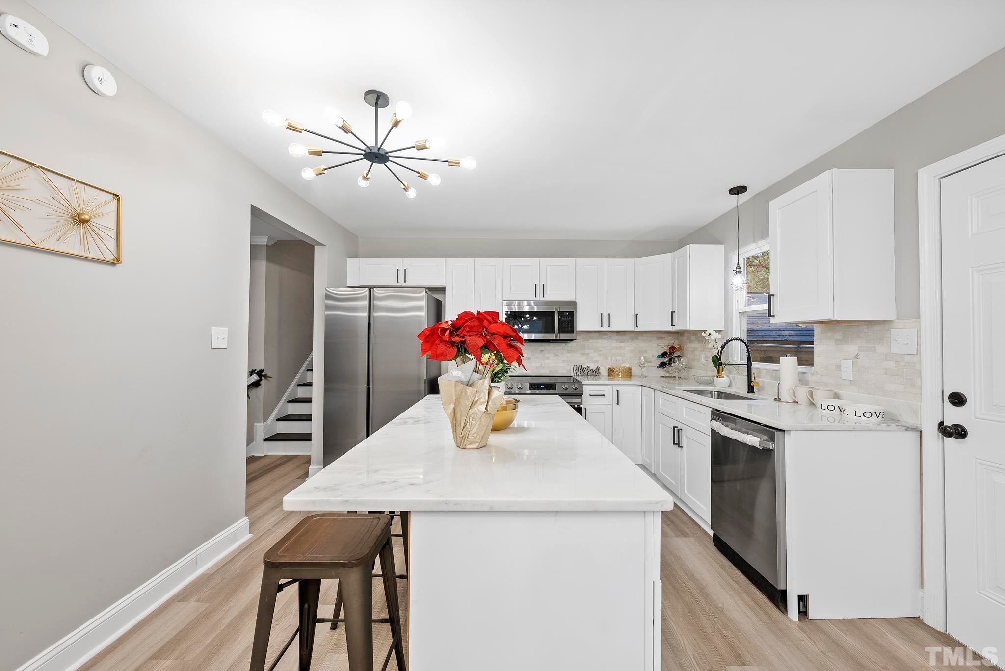 20 Lynn Road, Raleigh, North Carolina, 27609, United States, 4 Bedrooms Bedrooms, ,3 BathroomsBathrooms,Residential,For Sale,20 Lynn Road,1433287