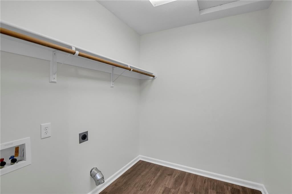 Lawrence, Kansas, 66049, United States, 5 Bedrooms Bedrooms, ,5 BathroomsBathrooms,Residential,For Sale,1848168