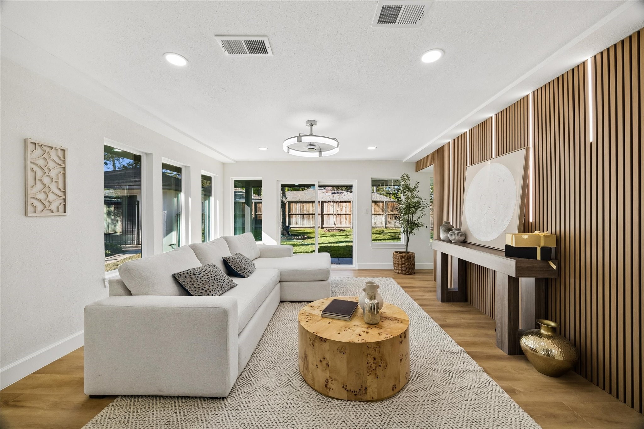  10042 Valley Forge Drive - 物件實景