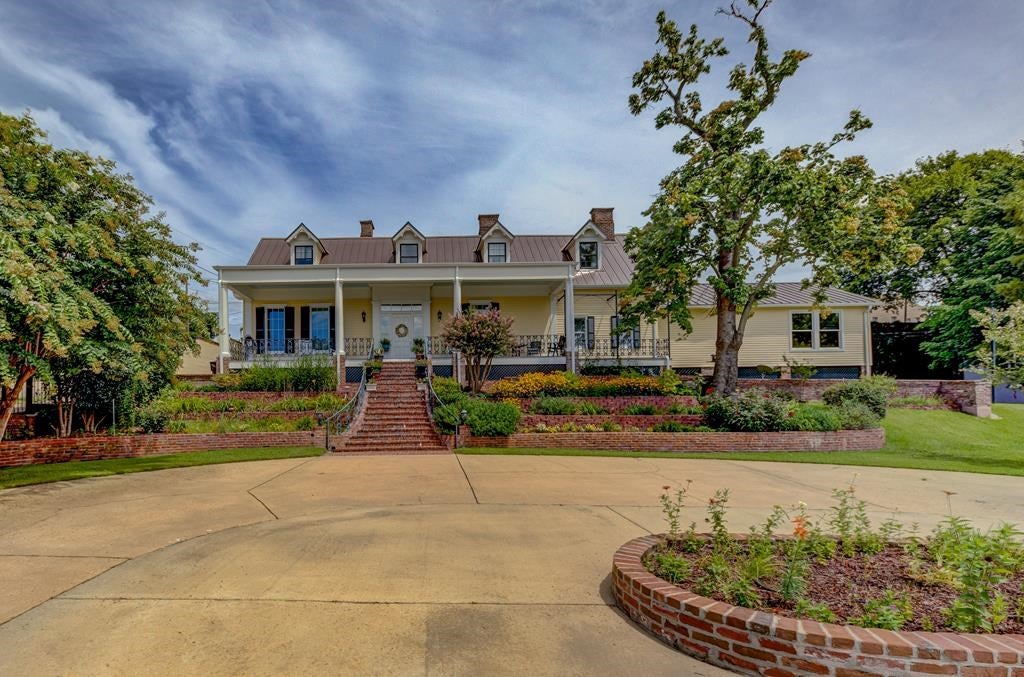 Vicksburg, Mississippi, 39180, United States, 4 Bedrooms Bedrooms, ,4 BathroomsBathrooms,Residential,For Sale,1778903