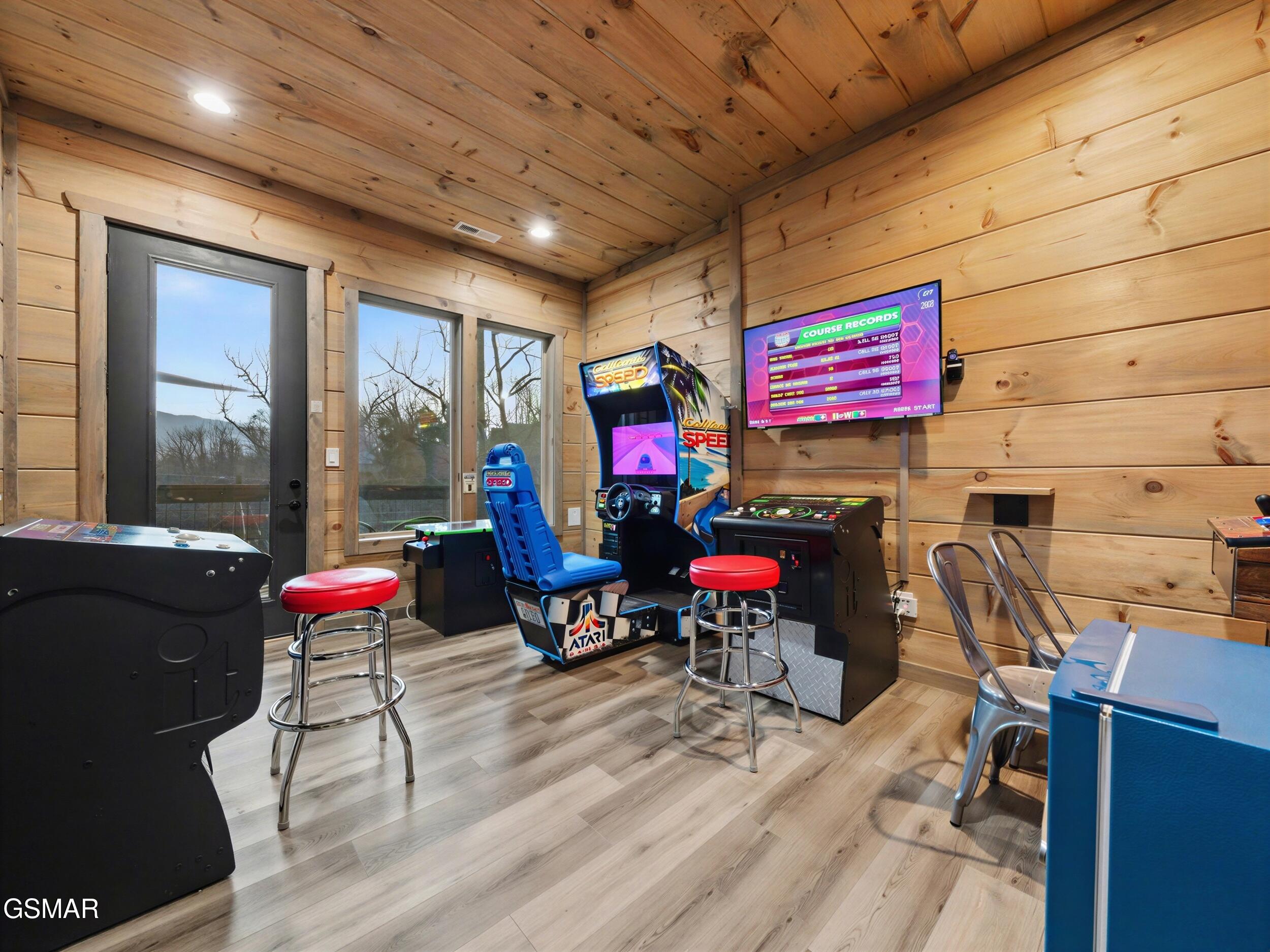 Gatlinburg, Tennessee, 37738, United States, 3 Bedrooms Bedrooms, ,4 BathroomsBathrooms,Residential,For Sale,2012548