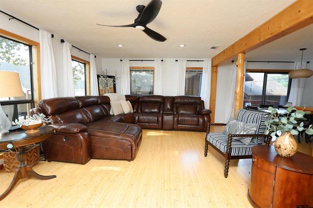Mount Vernon, Texas, 75457, United States, 3 Bedrooms Bedrooms, ,2 BathroomsBathrooms,Residential,For Sale,1827231