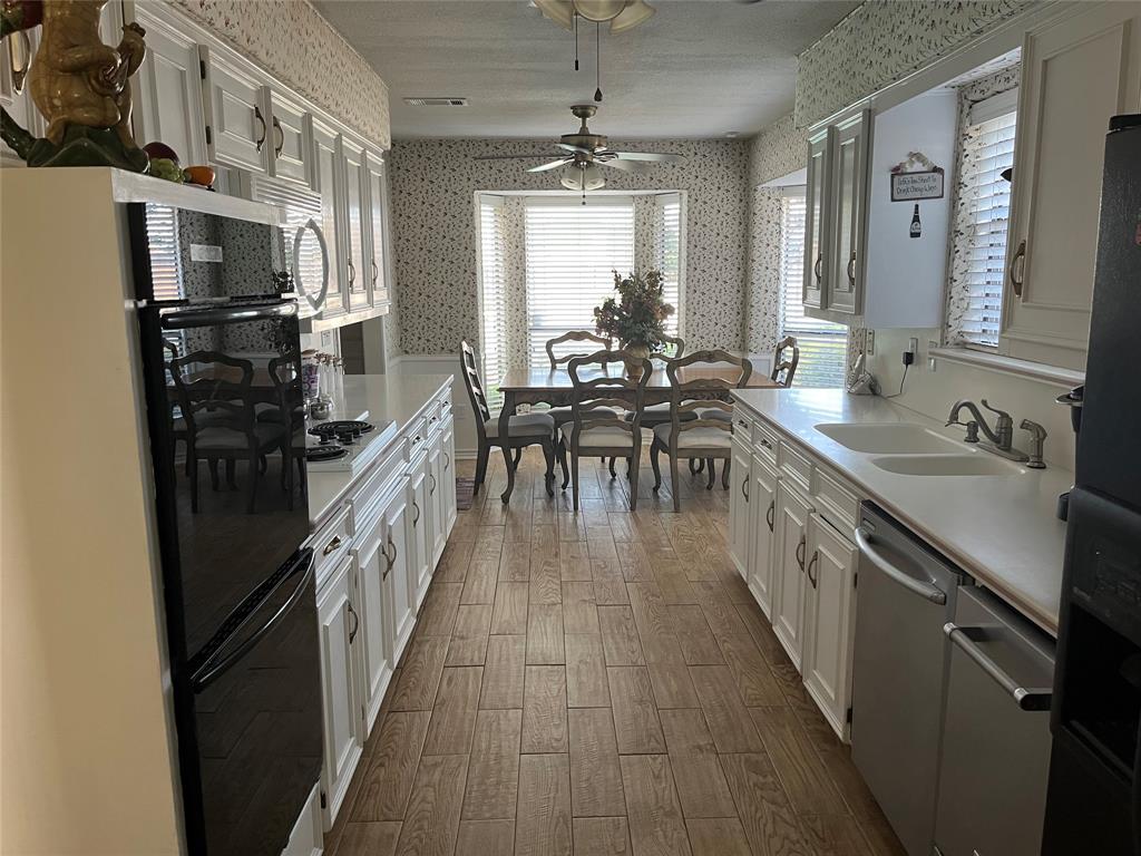 Garland, Texas, 75043, United States, 4 Bedrooms Bedrooms, ,3 BathroomsBathrooms,Residential,For Sale,1818340
