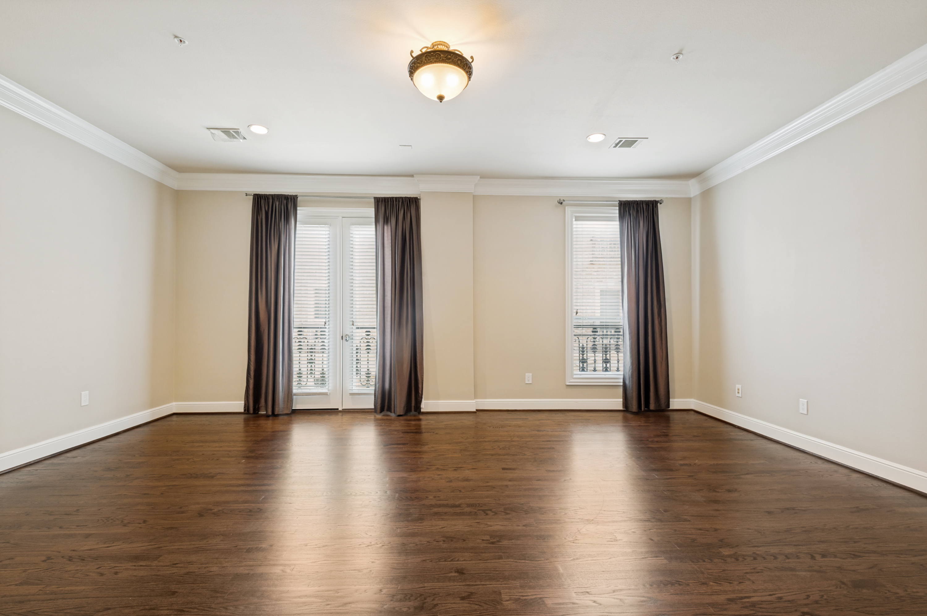  Move right in ... meticulously maintained Midrise in coveted Preston Hollow - 物件實景